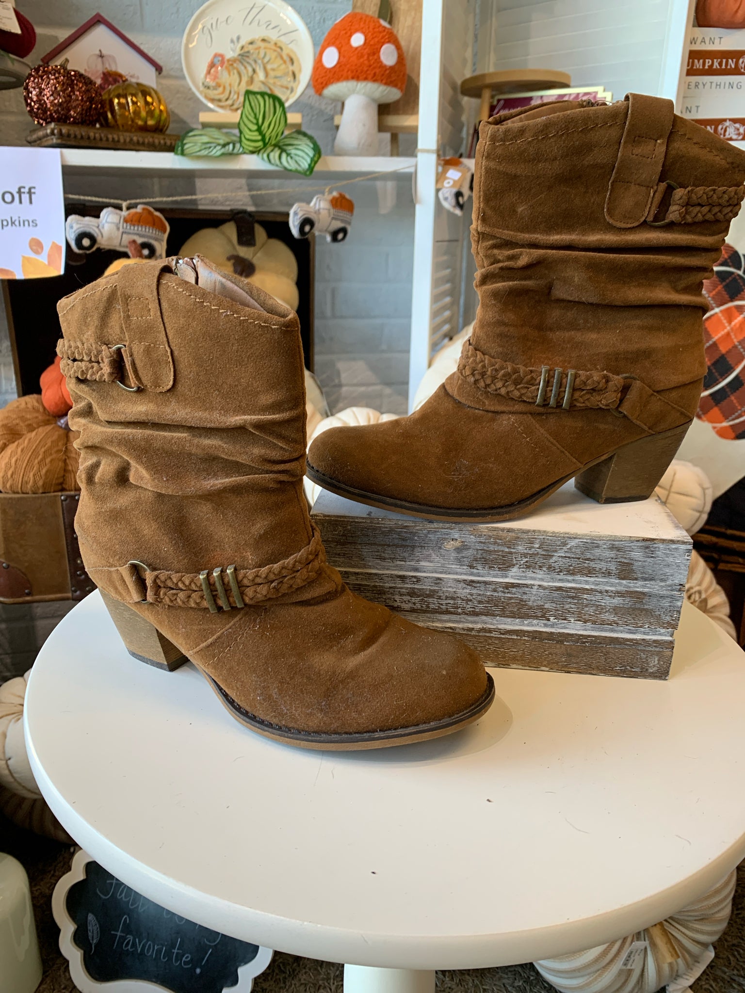 Chelsea Moreland Shoes/Footwear 8m Shoes