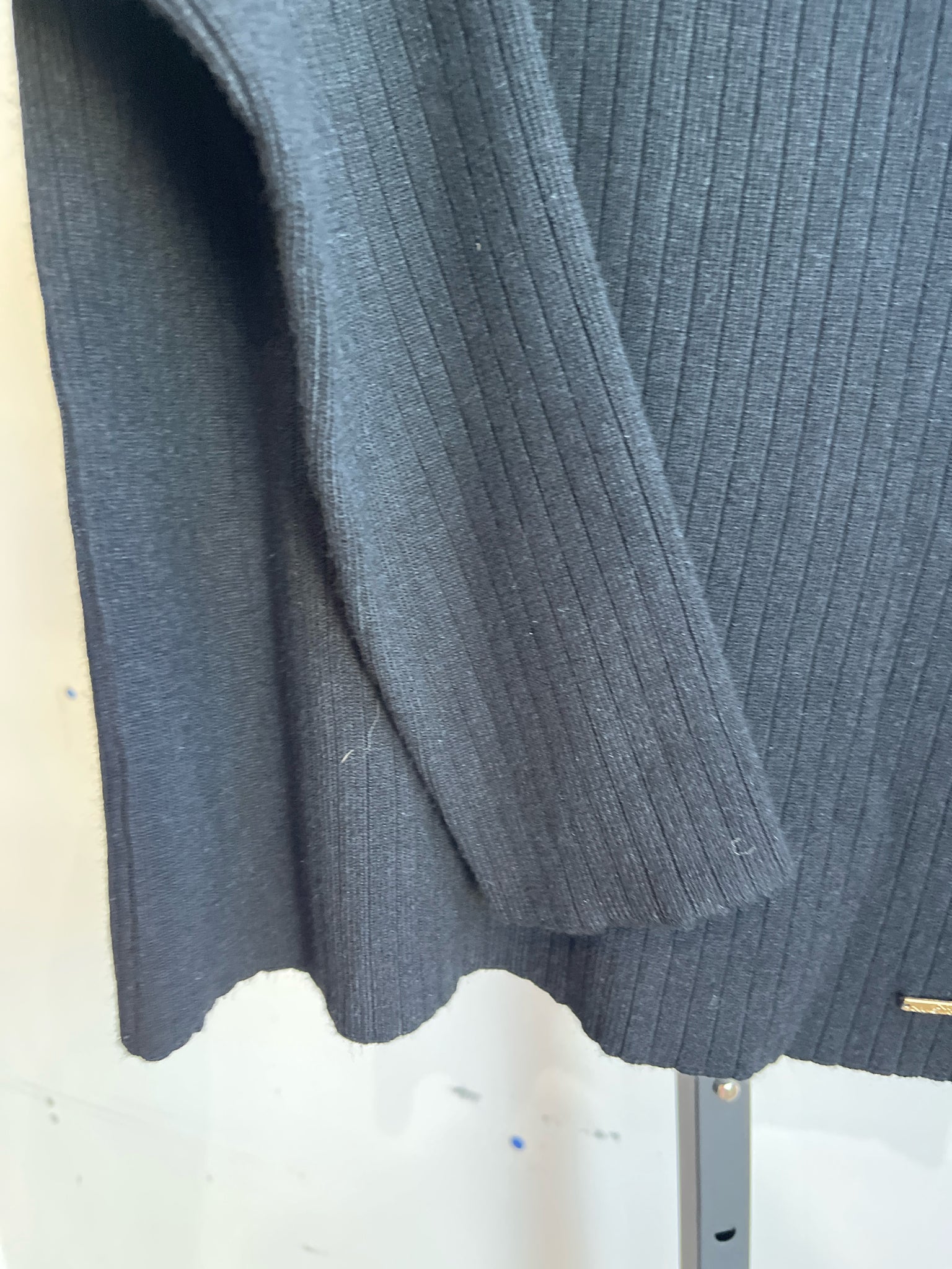 Carmen Womens Tops Size M Sweater