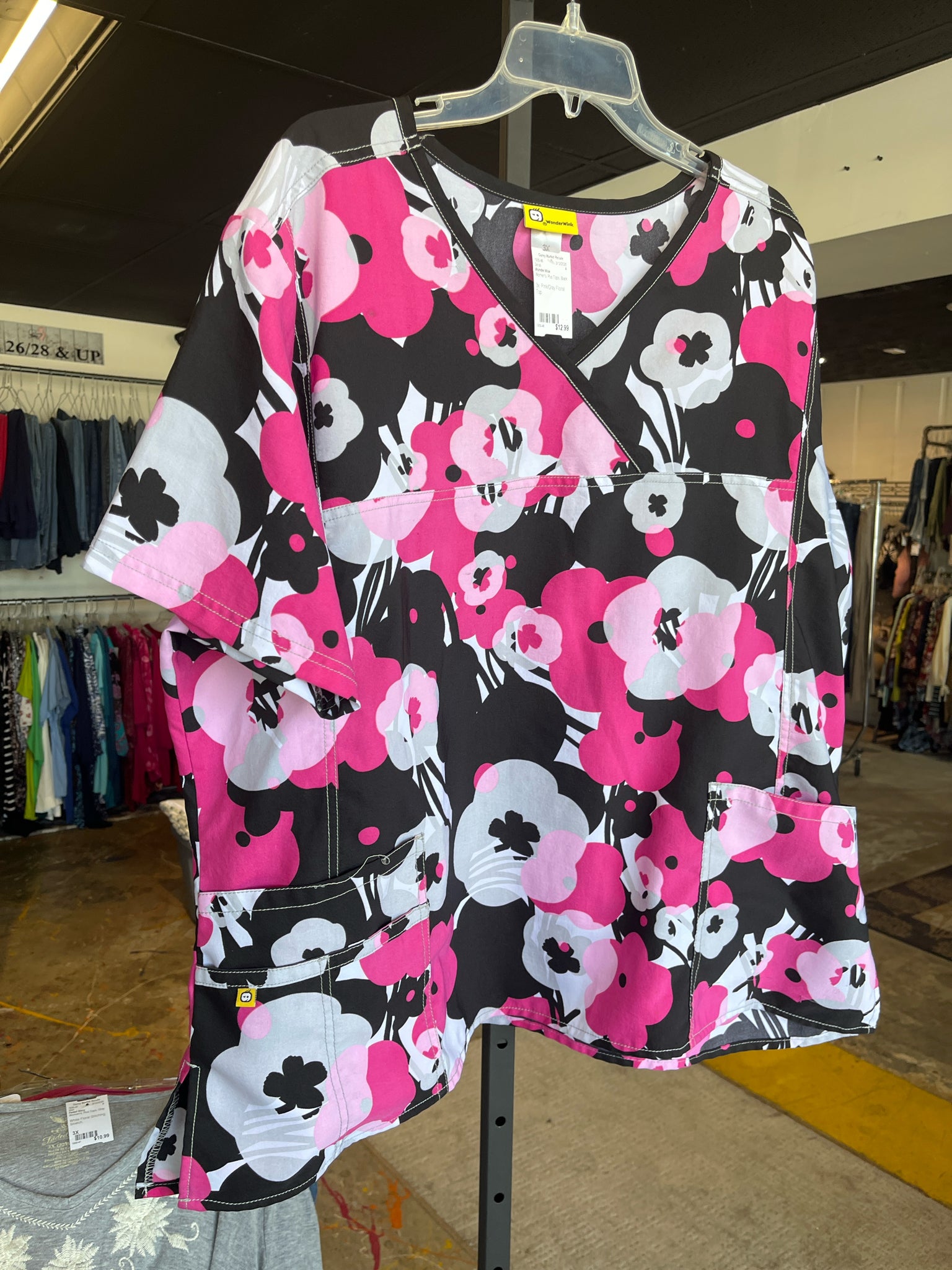 Wonder Wink Plus Tops Scrub