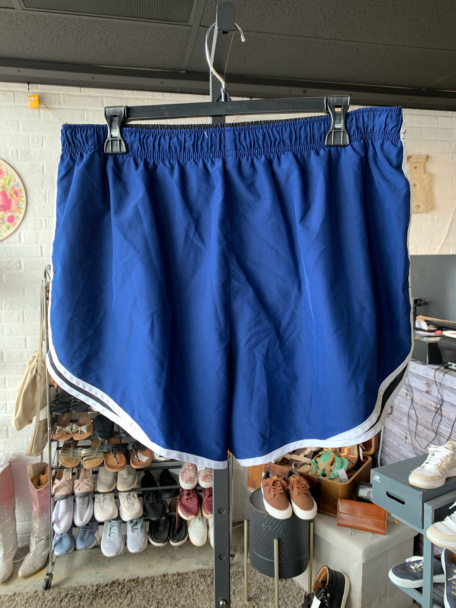 NIKE Plus Bottoms Size 1X Athletic Wear