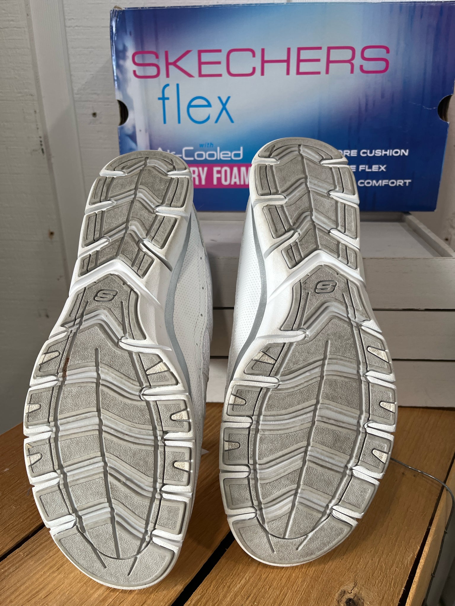 SKECHERS Shoes/Footwear 10 SHOES