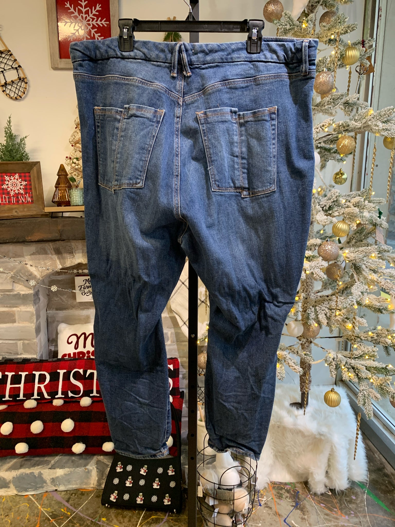 Good American Plus Bottoms Size 24 Jeans