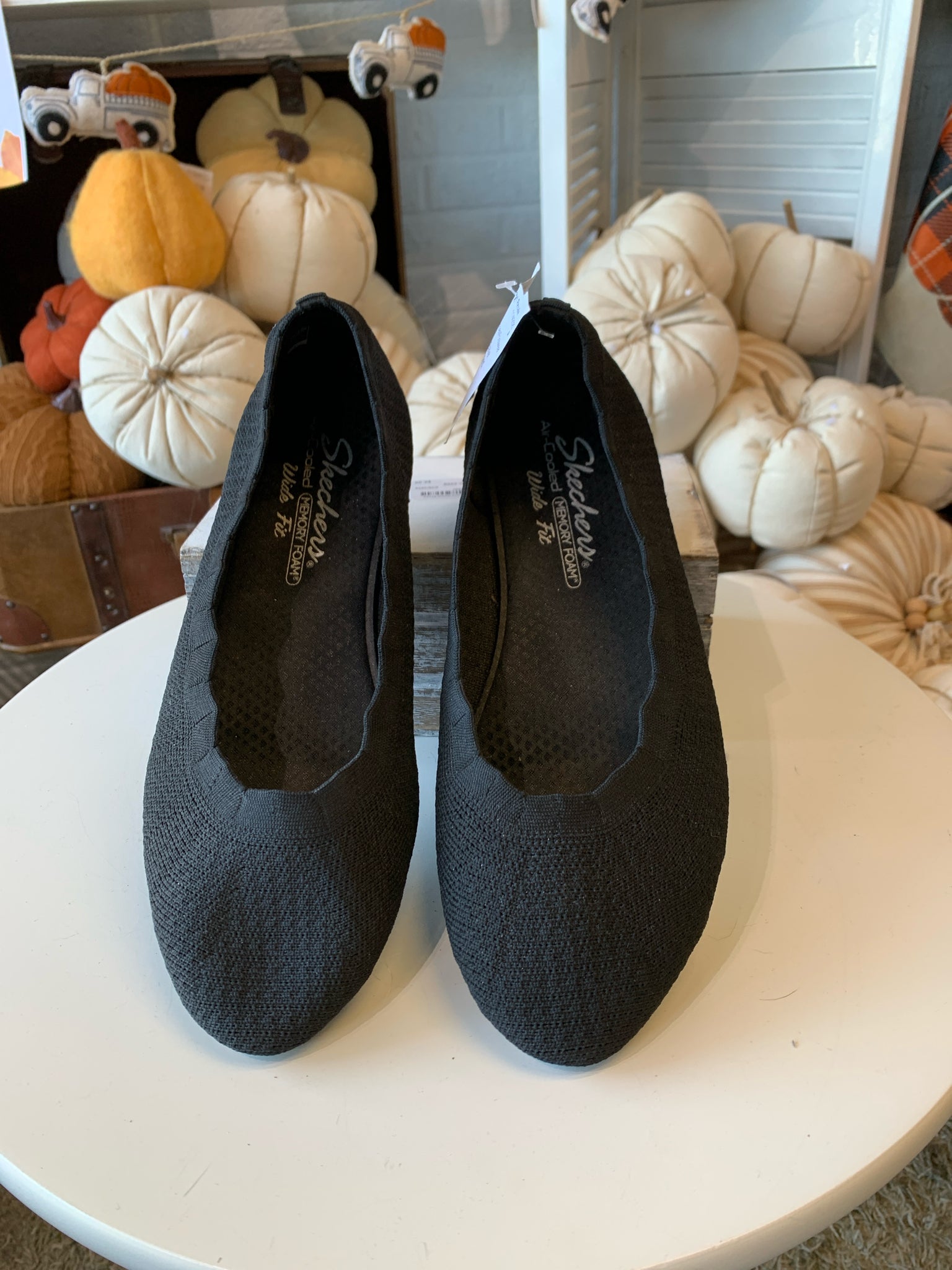 SKECHERS Shoes/Footwear 8.5 Shoes