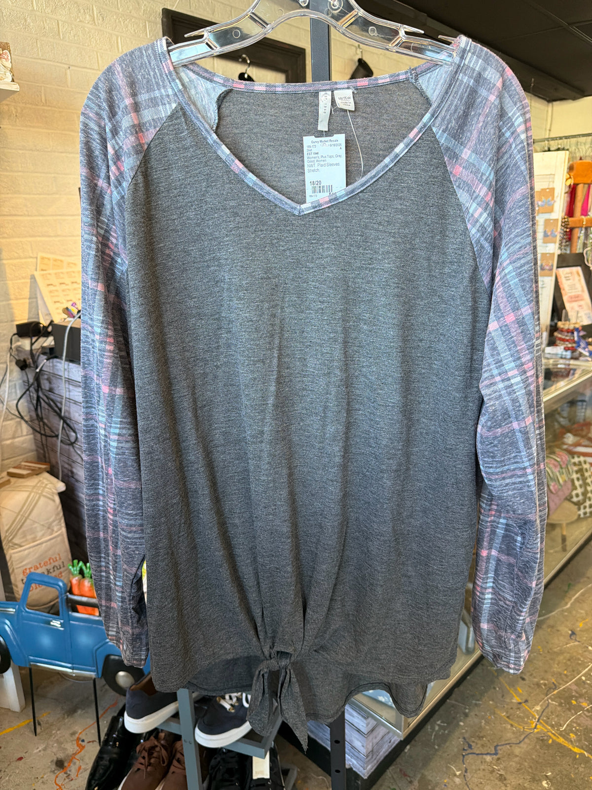 EST 1946 Plus Tops Size 18/20 Shirt