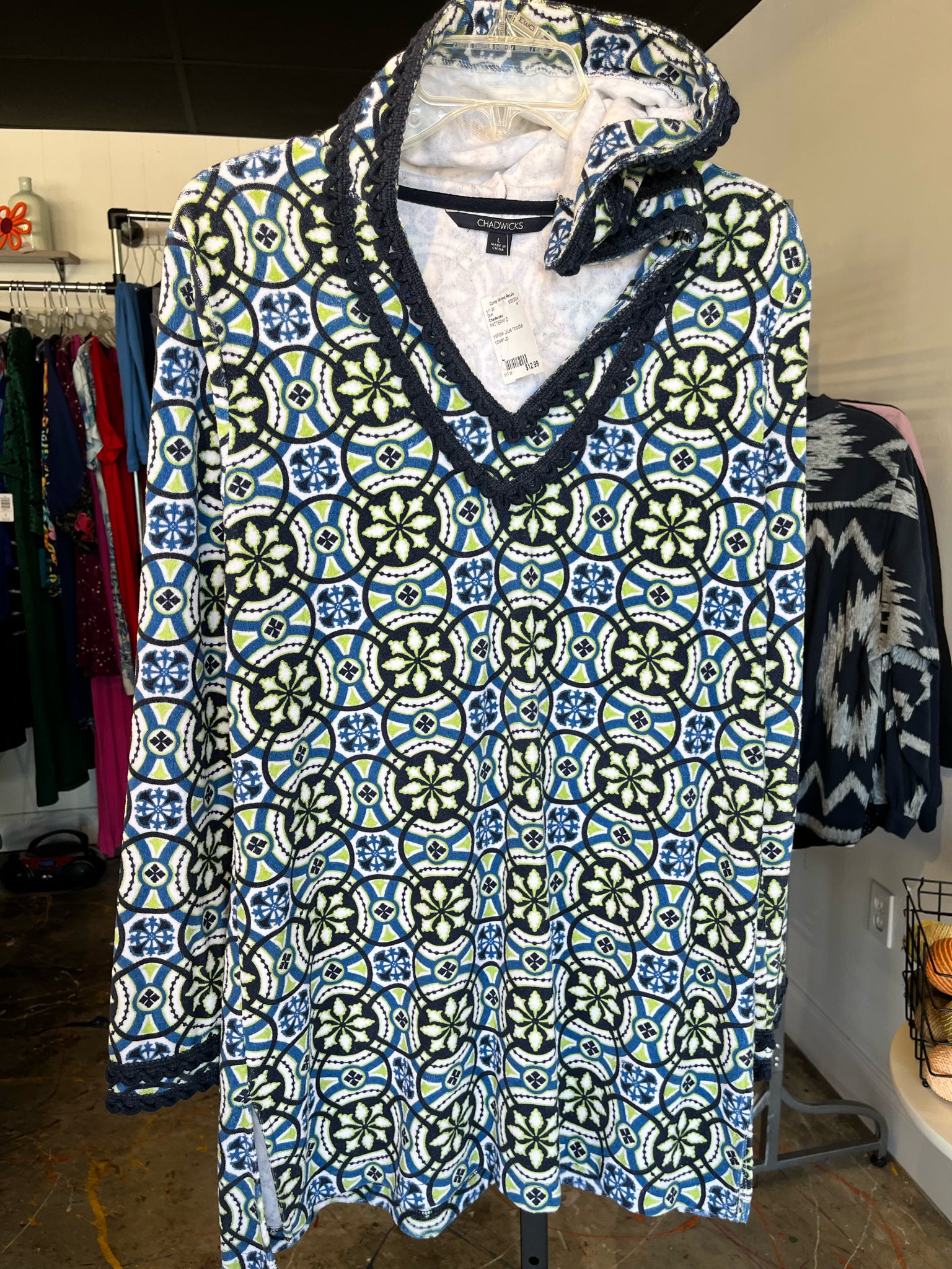 Chadwicks Size L Shirt