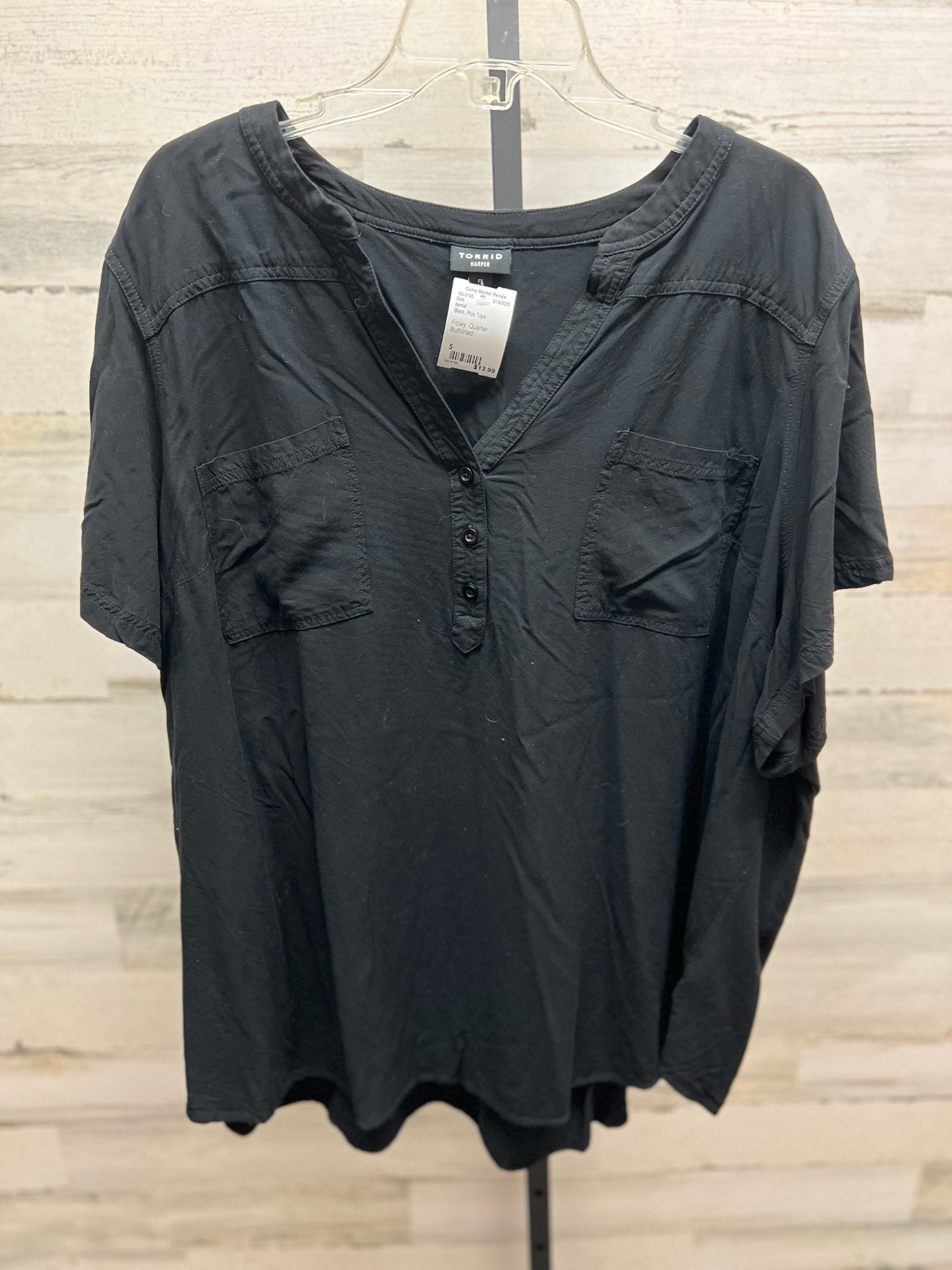 Size 5 torrid Shirt