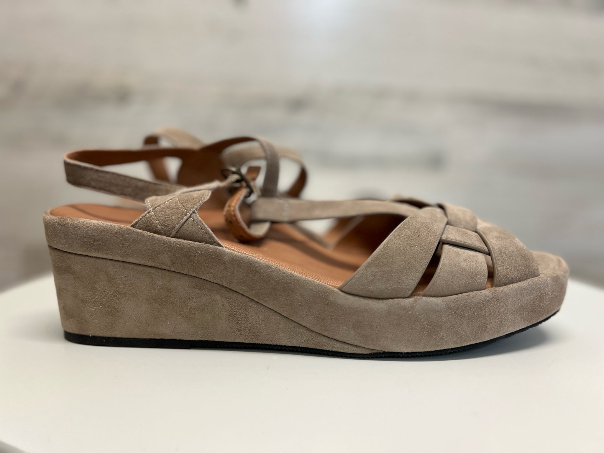 L'Amour Des Pieds Shoes/Footwear 9.5 SHOES
