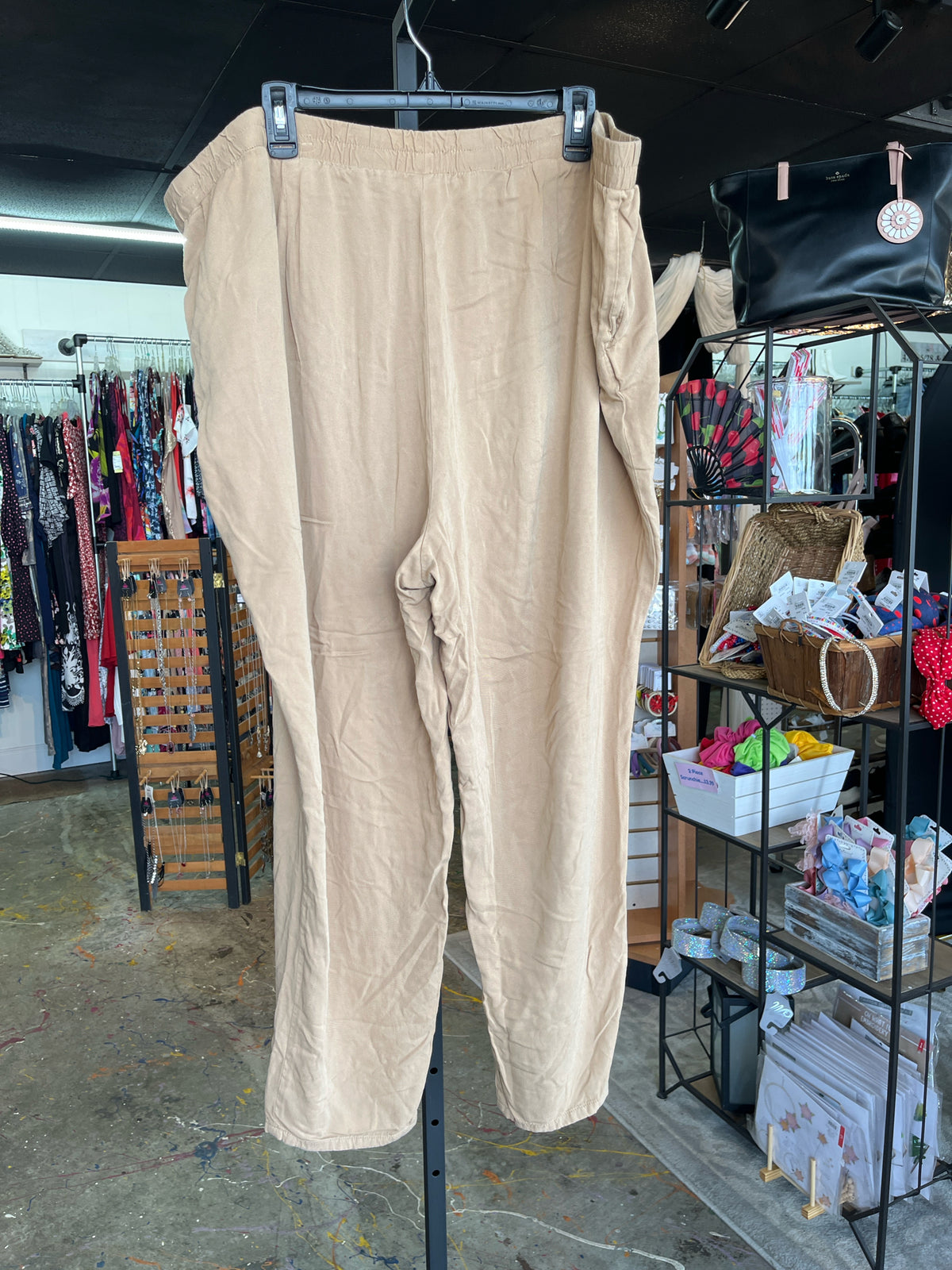 EST 1946 Plus Bottoms Size 26/28 Pants