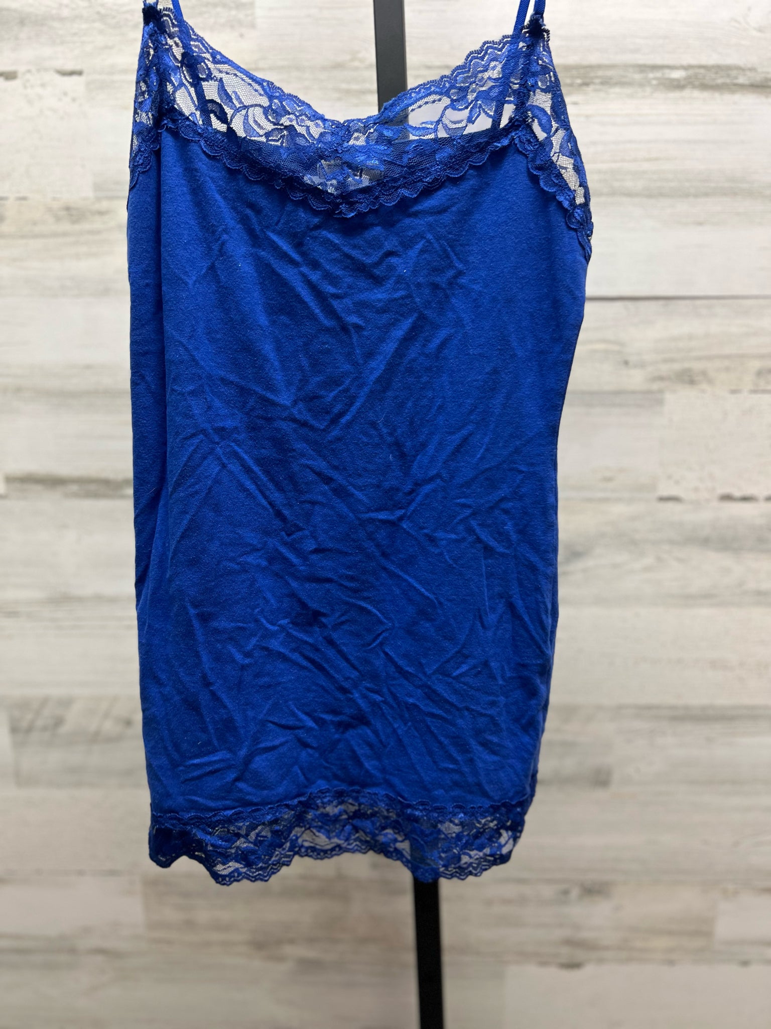 Size M Zenana Outfiters Shirt