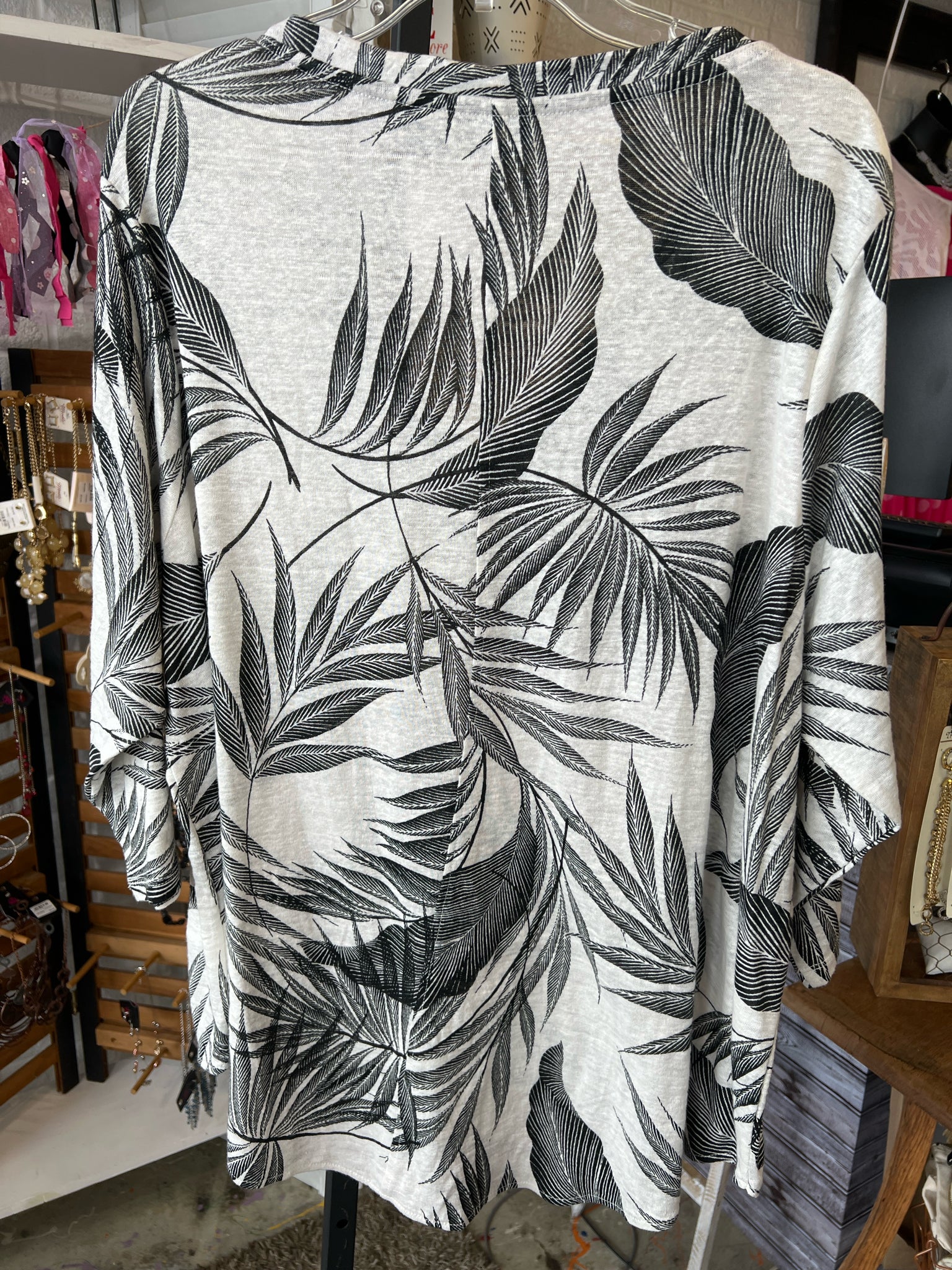 TAHARI Plus Tops Size 2X Blouse