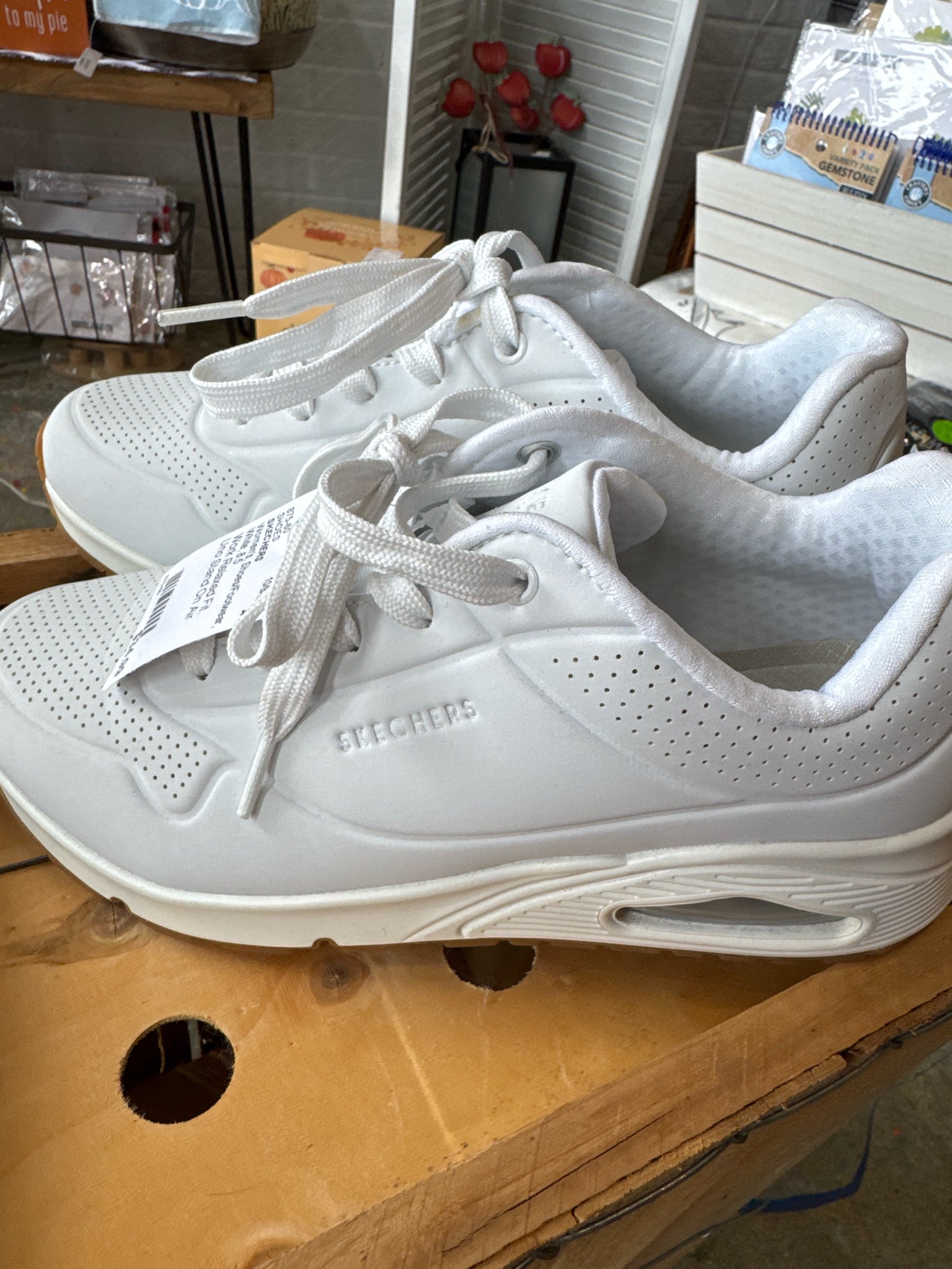 SKECHERS Shoes/Footwear 8.5 SHOES