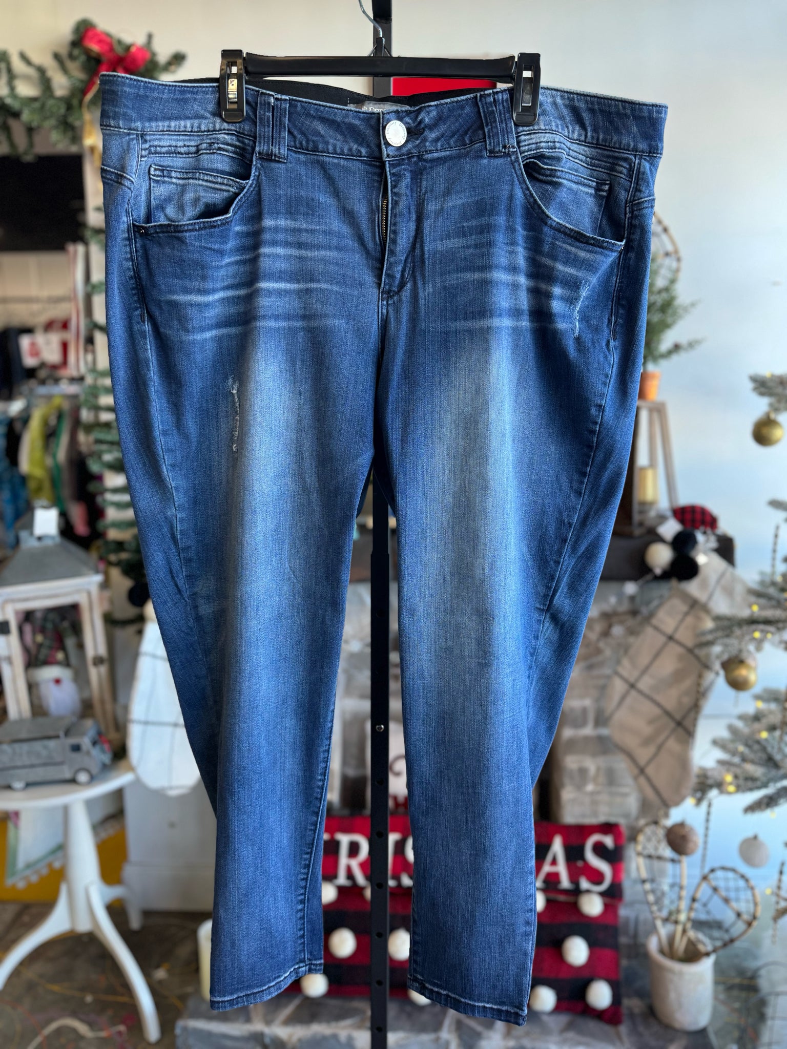 DEMOCRACY Plus Bottoms Size 22W Jeans