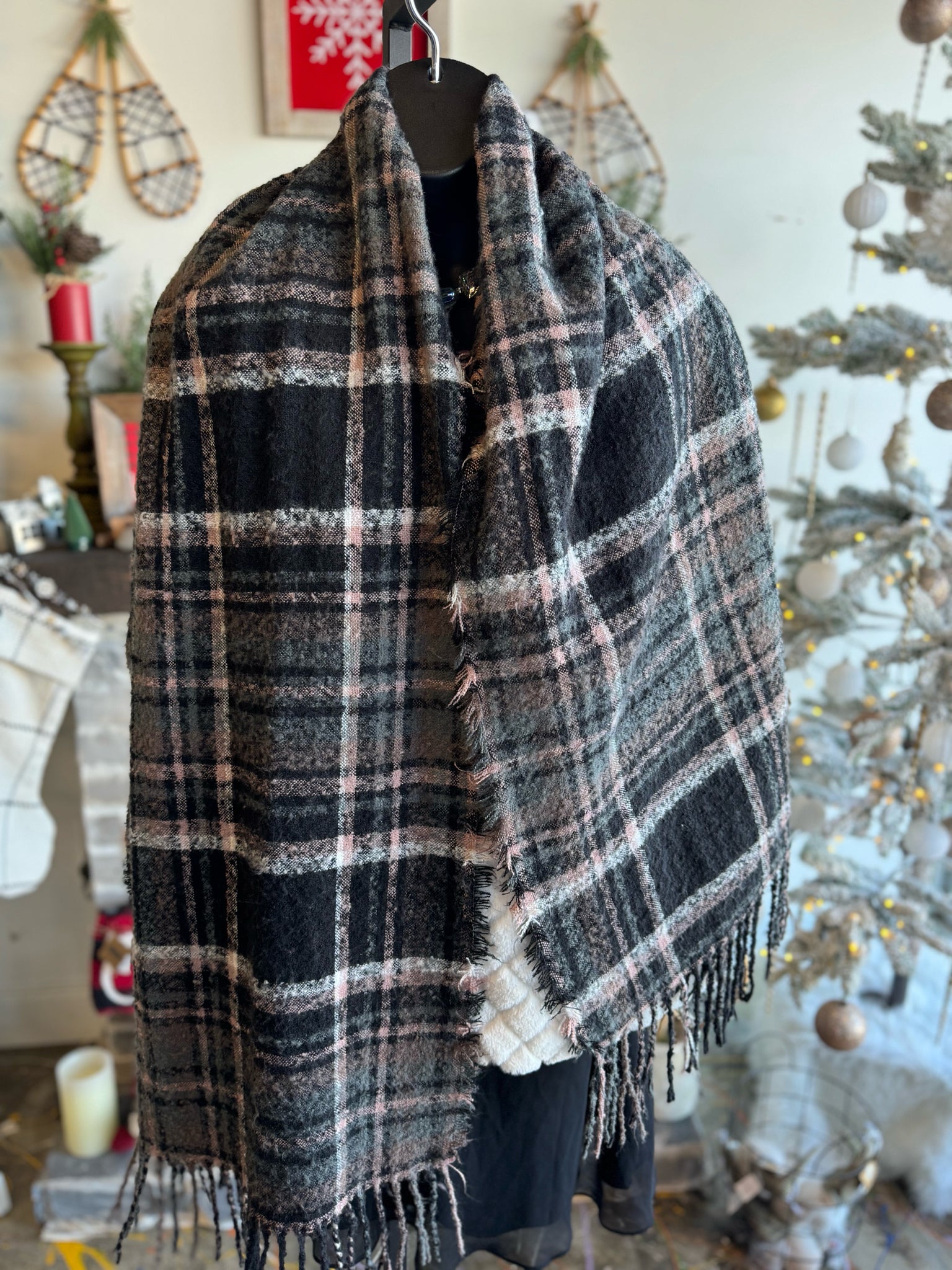 STEVE MADDEN Women's Black Scarf