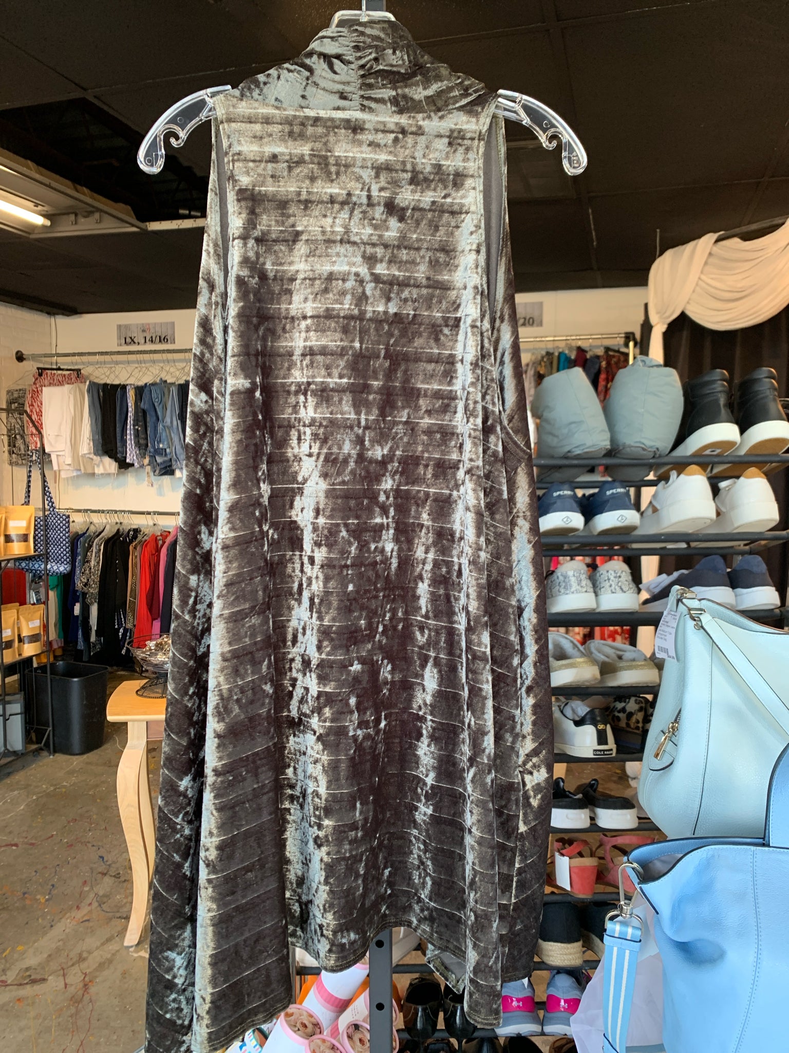 No Brand Plus Outerwear Size One Size Vest