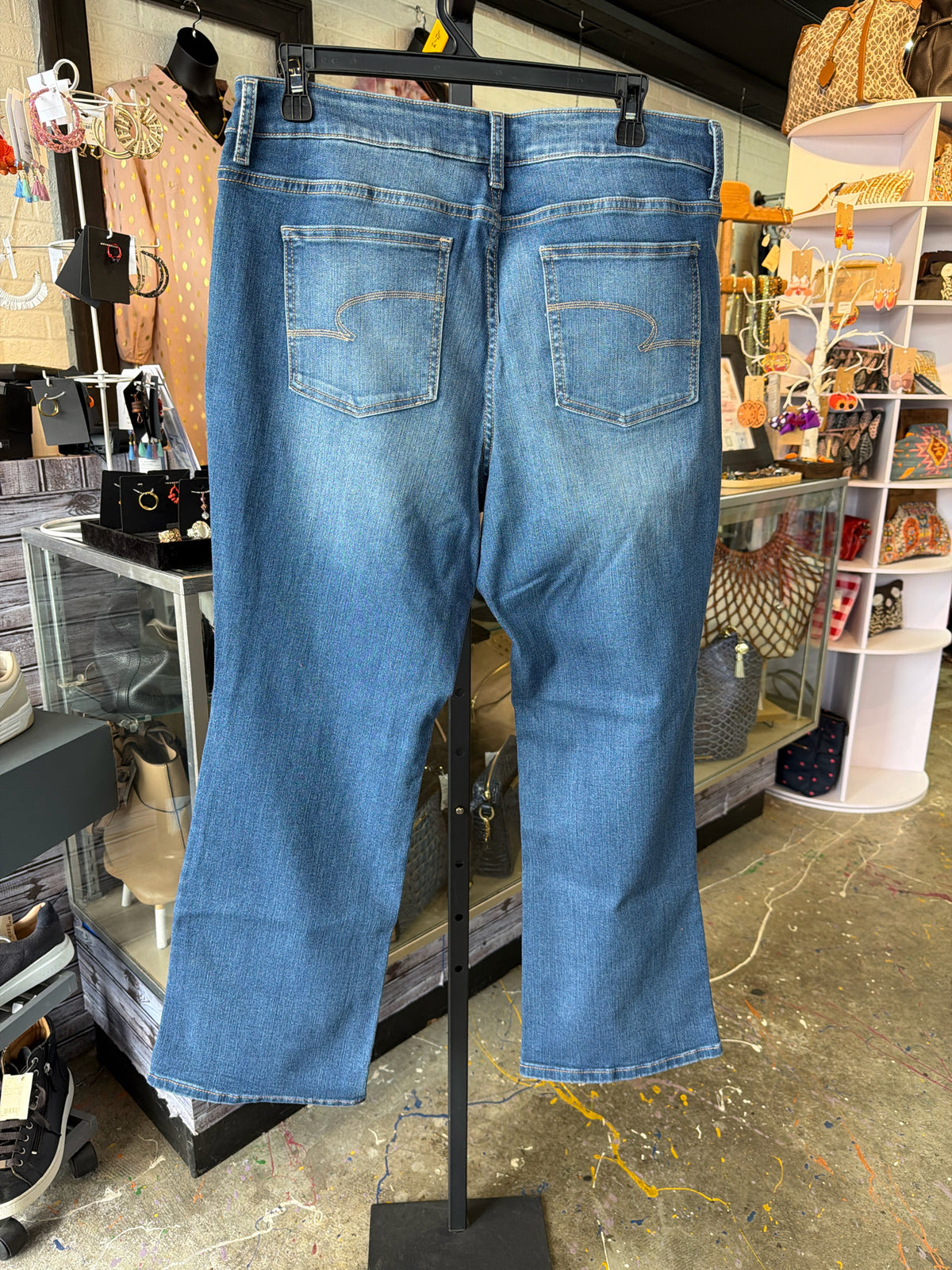 Time & True Plus Bottoms Size 18 Jeans
