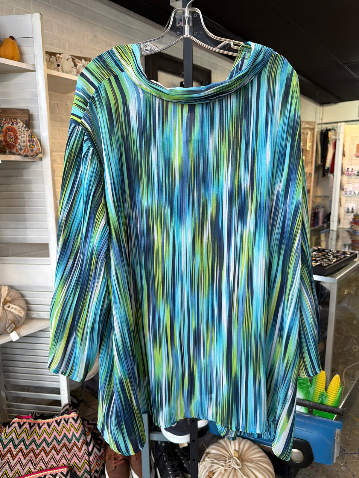MAGGIE BARNES Plus Tops Size 30/32 Blouse