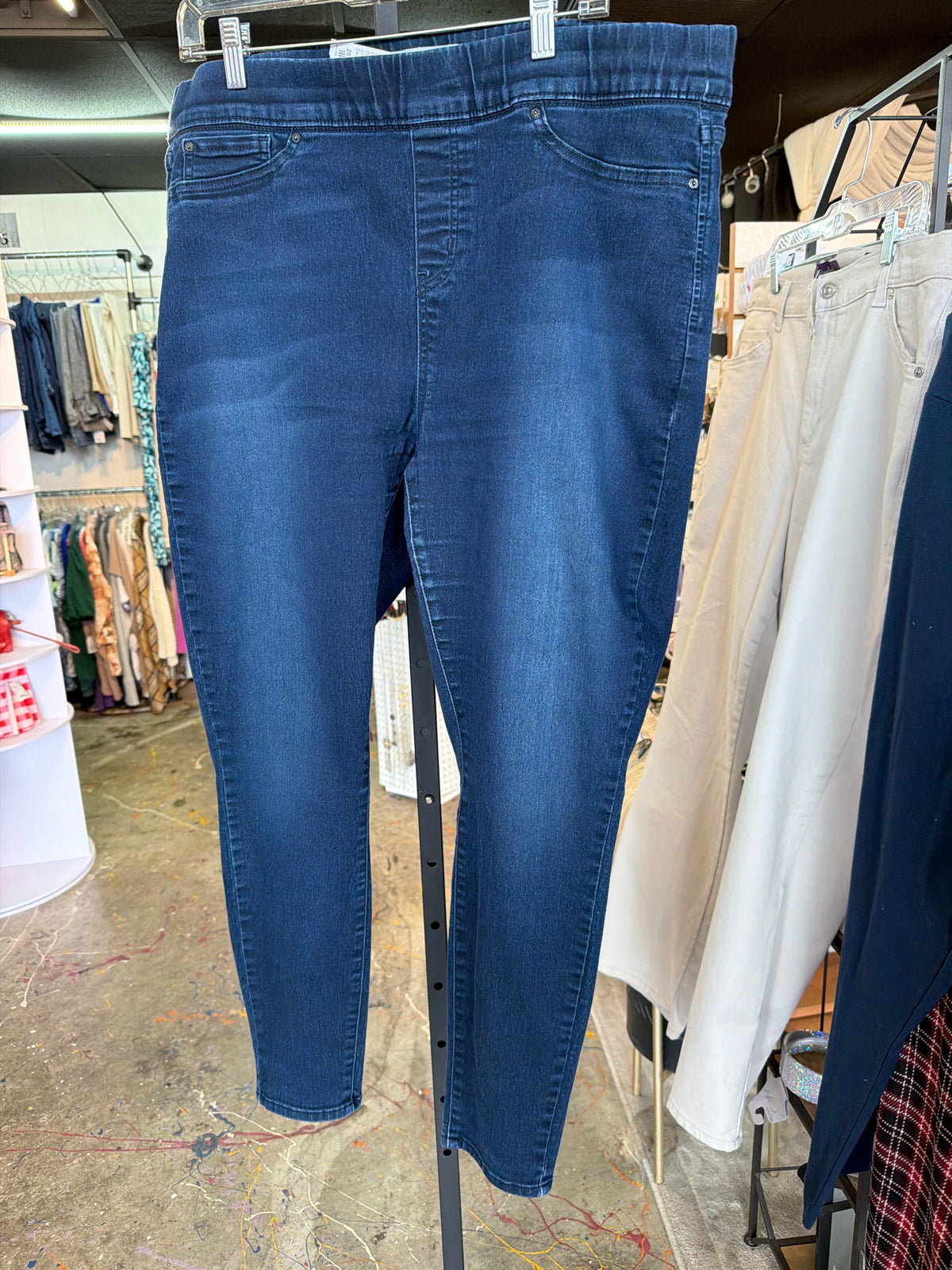 SIGNATURE Plus Bottoms Size 20 Jeans