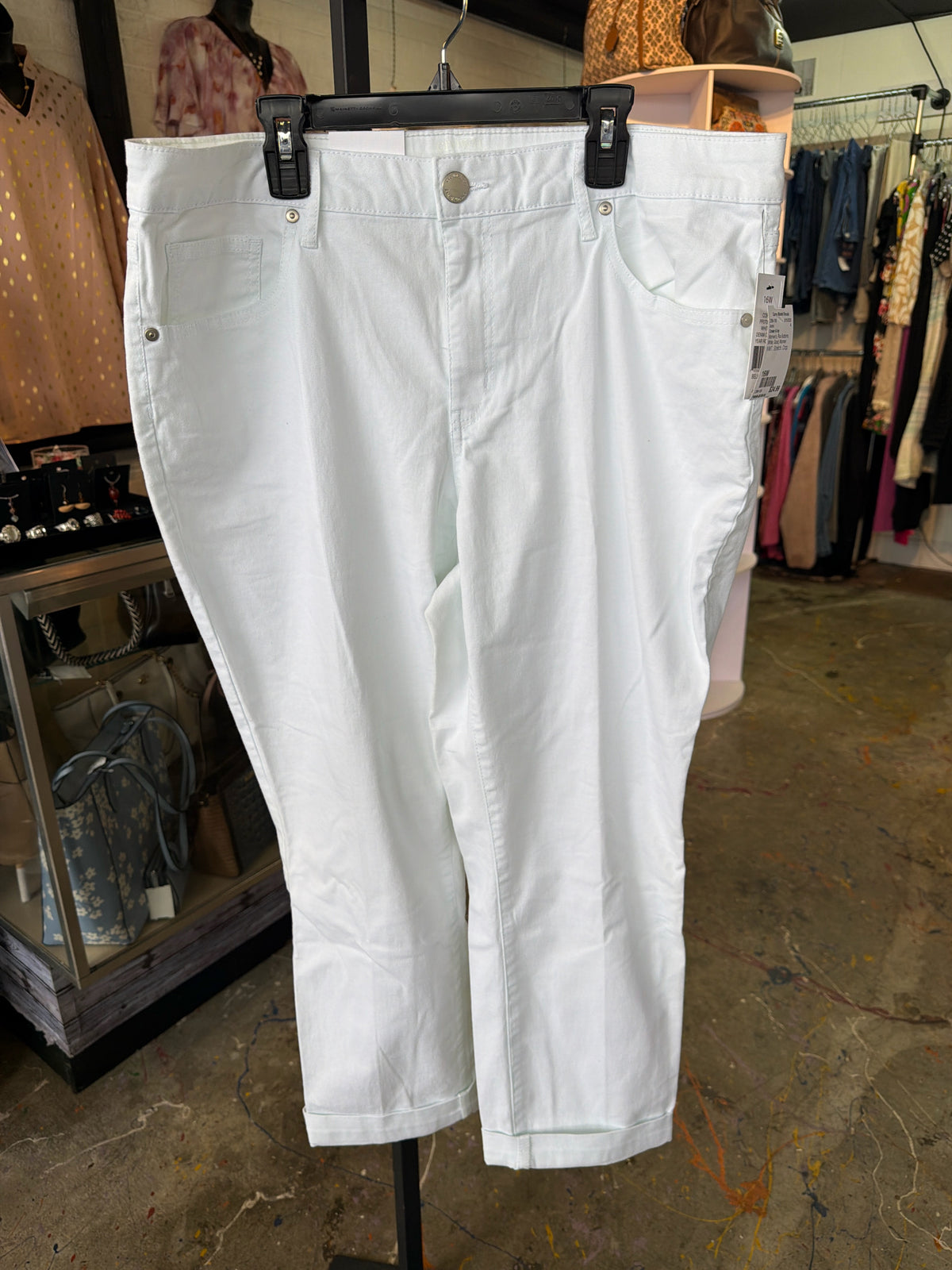 Crown & Ivy Plus Bottoms Size 16W Jeans