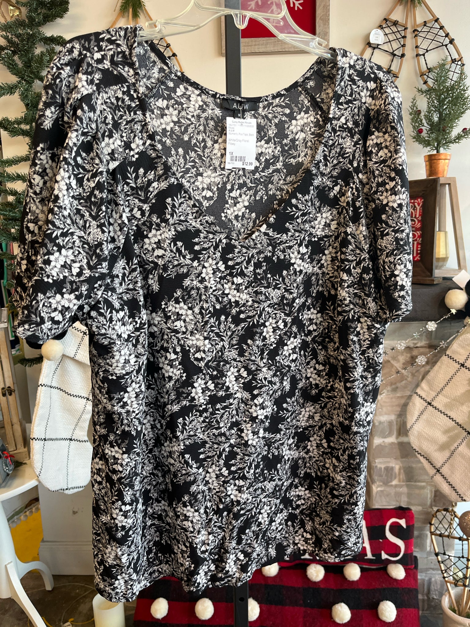 A.U.W Plus Tops Size 1X Blouse