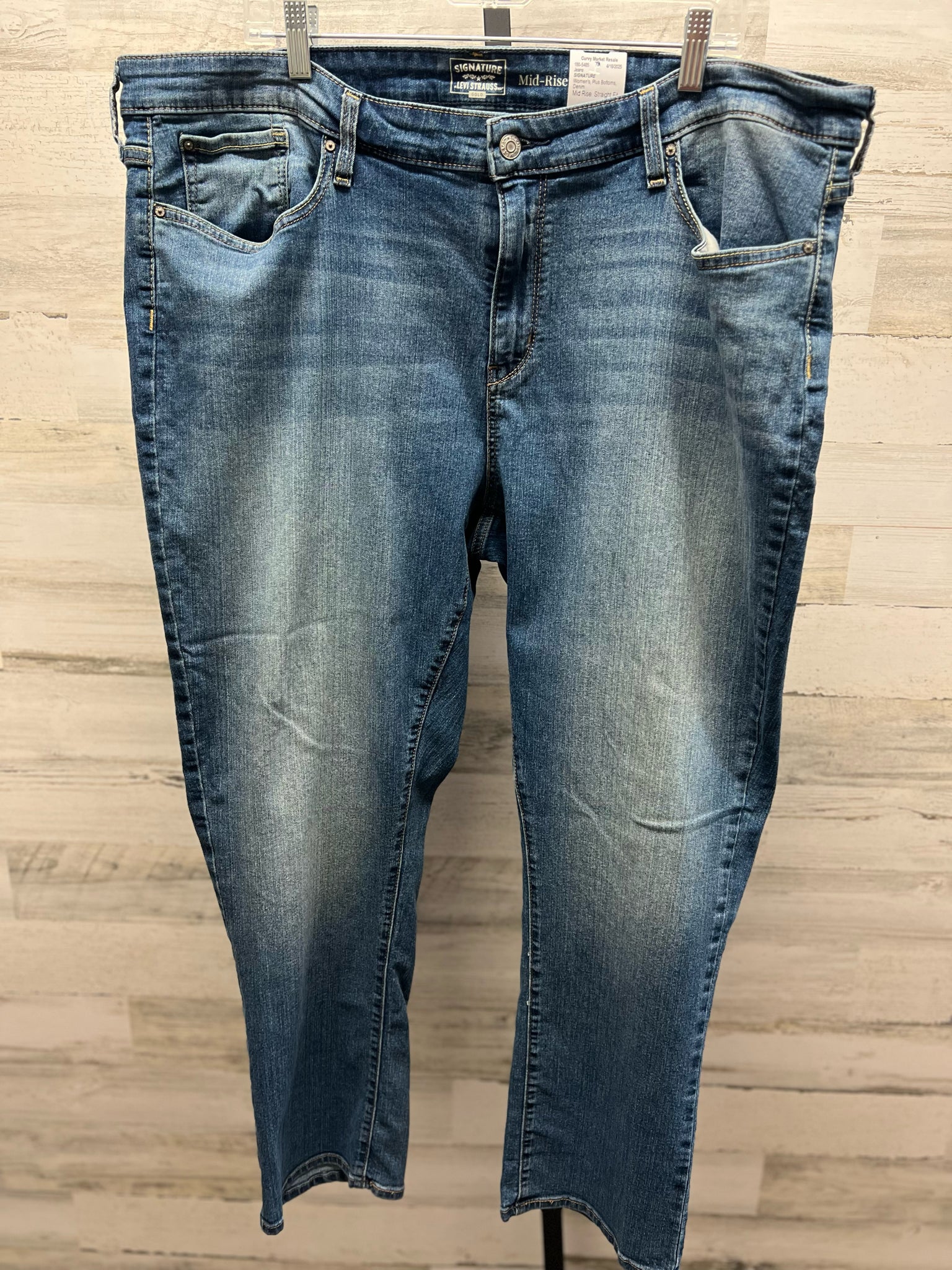 SIGNATURE Plus Bottoms Size 24 Jeans