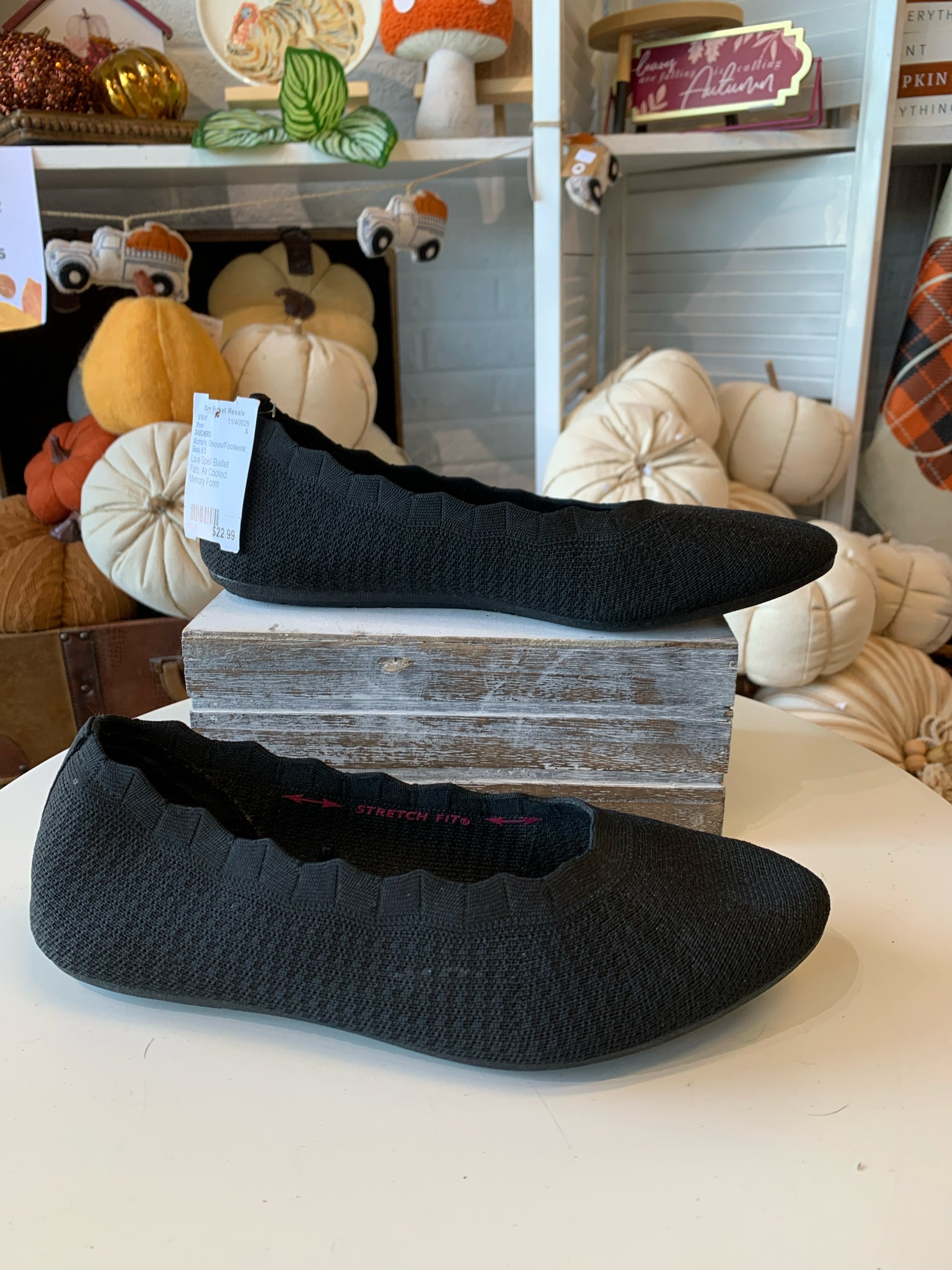 SKECHERS Shoes/Footwear 8.5 Shoes