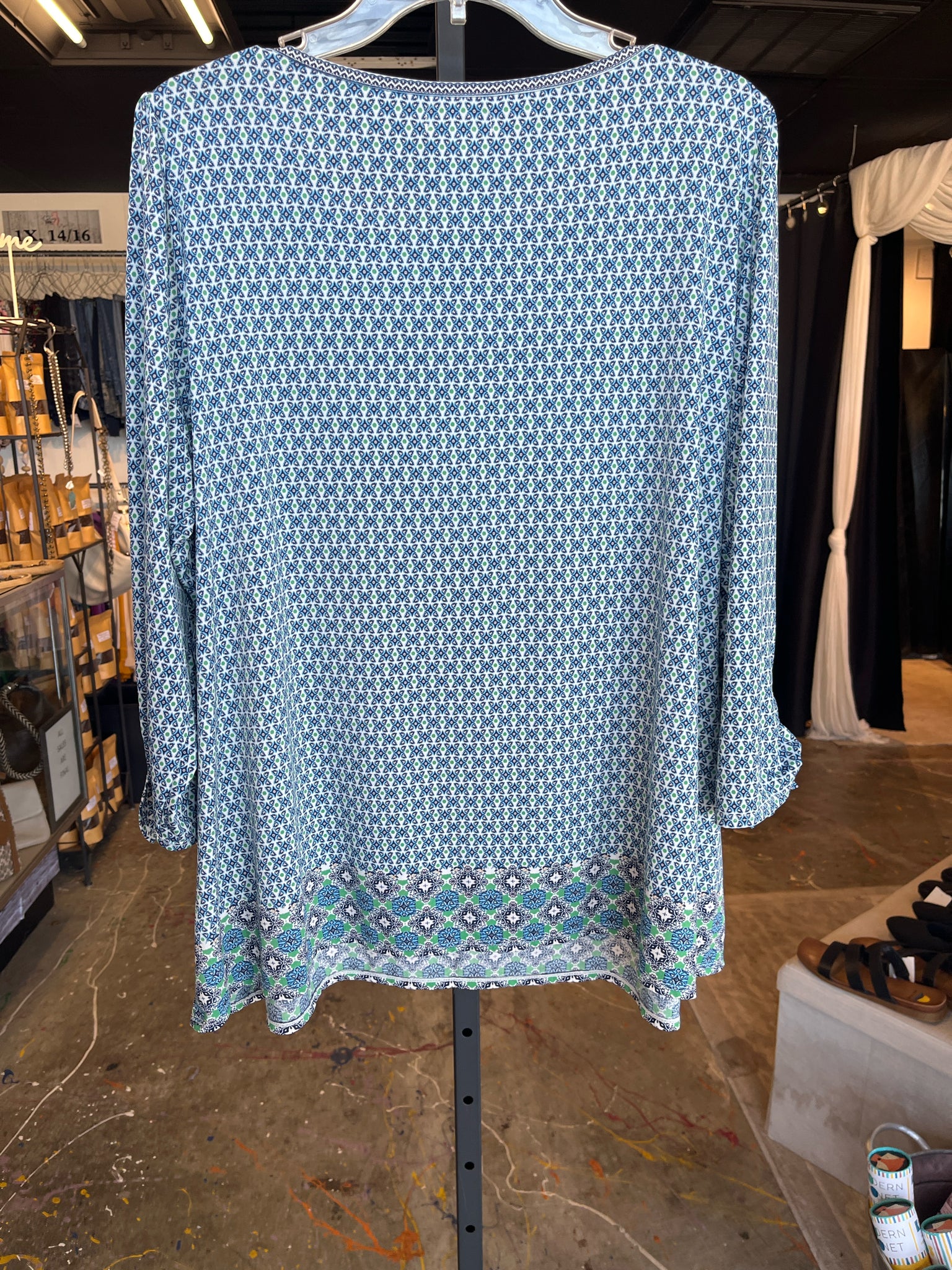 MAX STUDIO Plus Tops Size 1X Blouse