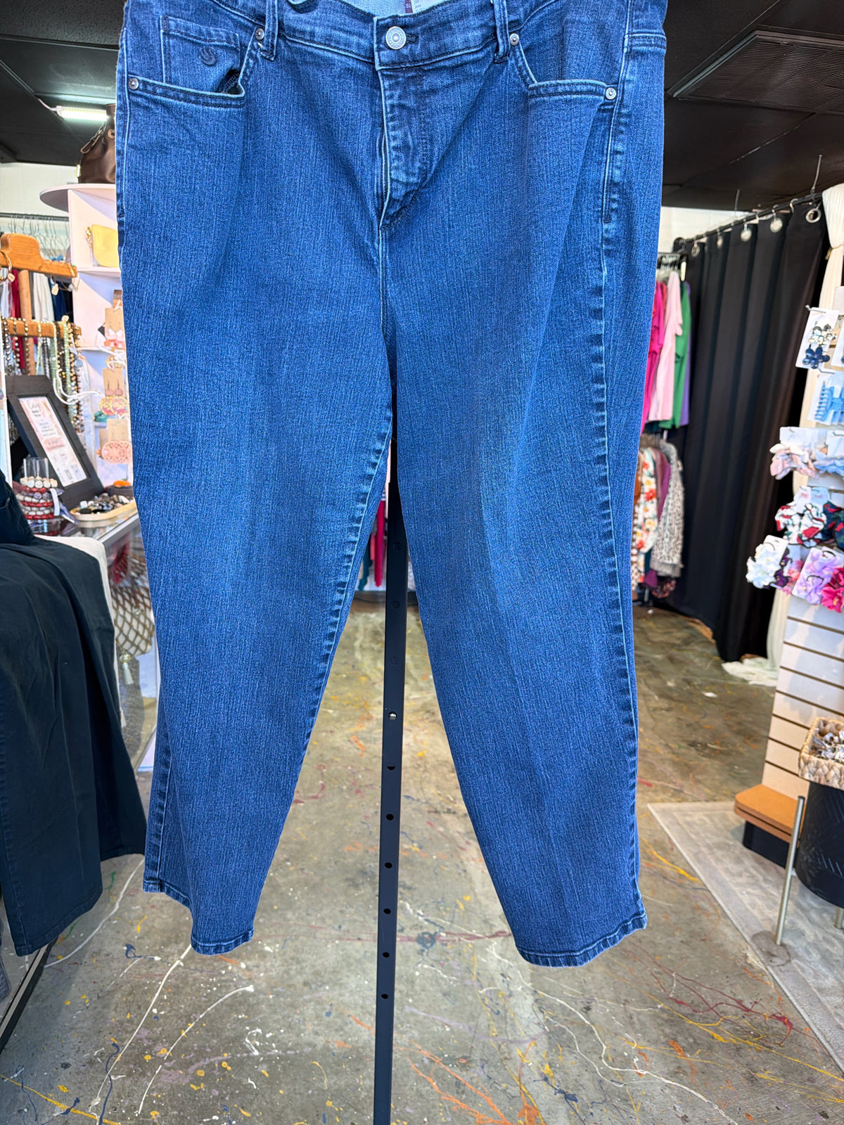 GLORIA VANDERBILT Plus Bottoms Size 18W Jeans