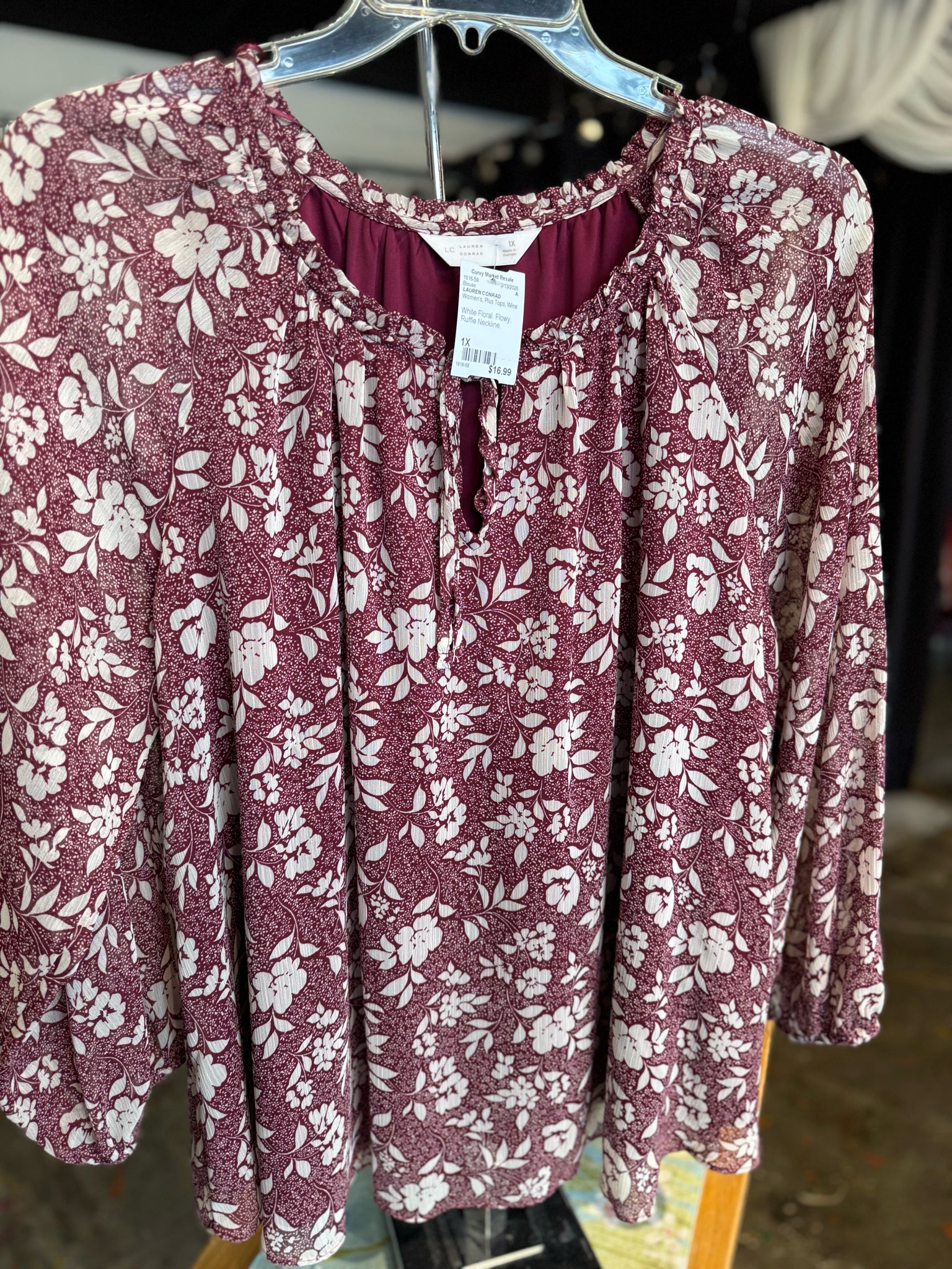 LAUREN CONRAD Plus Tops Size 1X Blouse