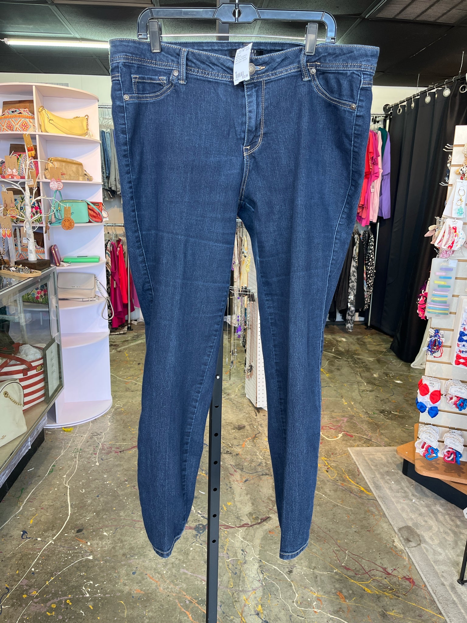 ROZ & ALI Plus Bottoms Size 16 Jeans