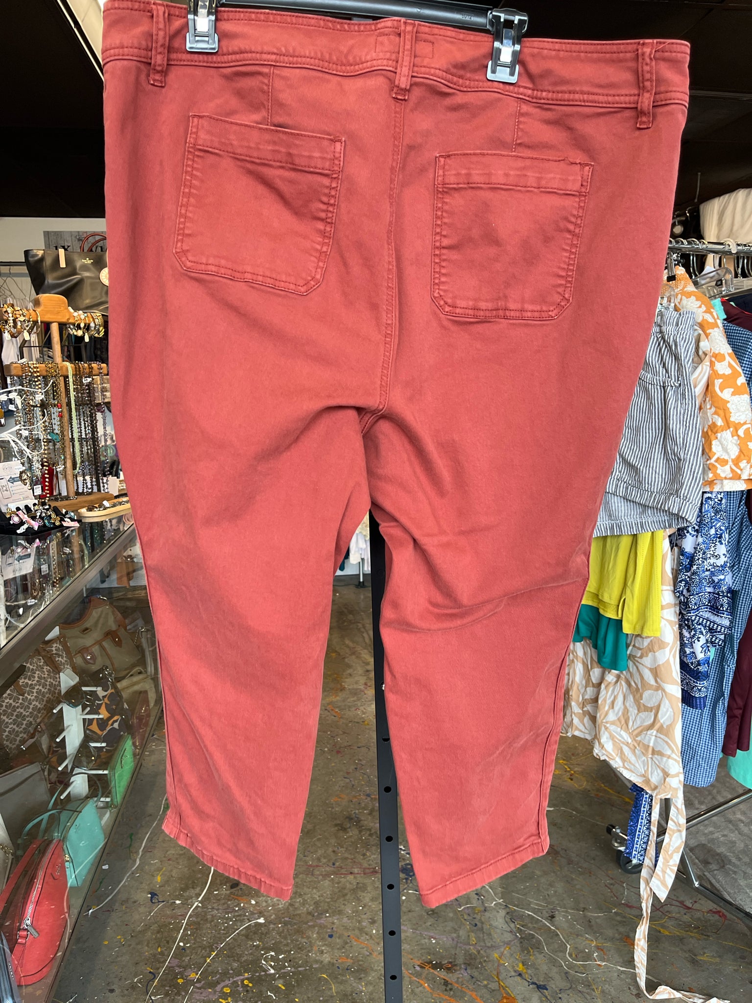 torrid Plus Bottoms Size 22 Capri Pants