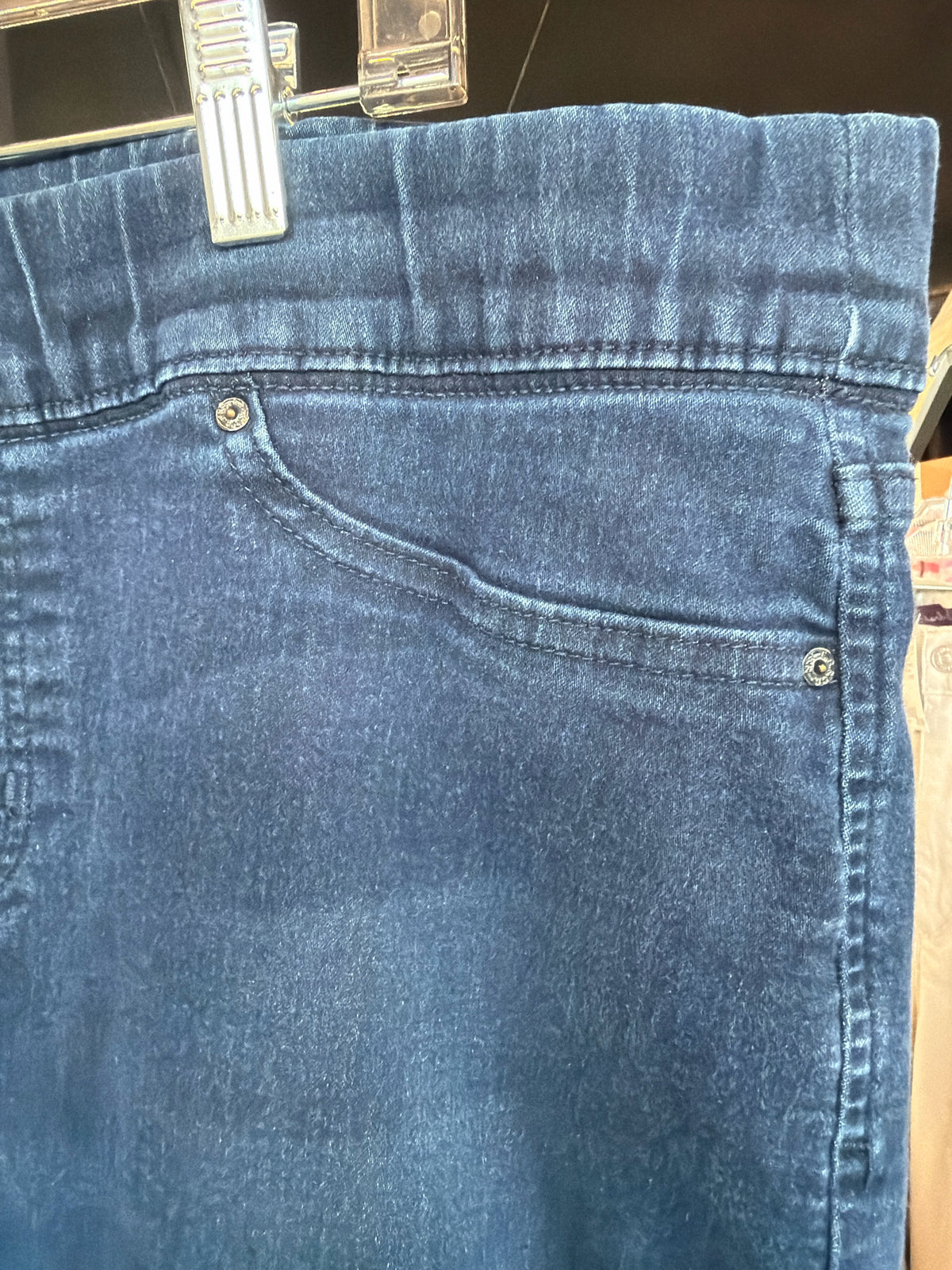 SIGNATURE Plus Bottoms Size 20 Jeans