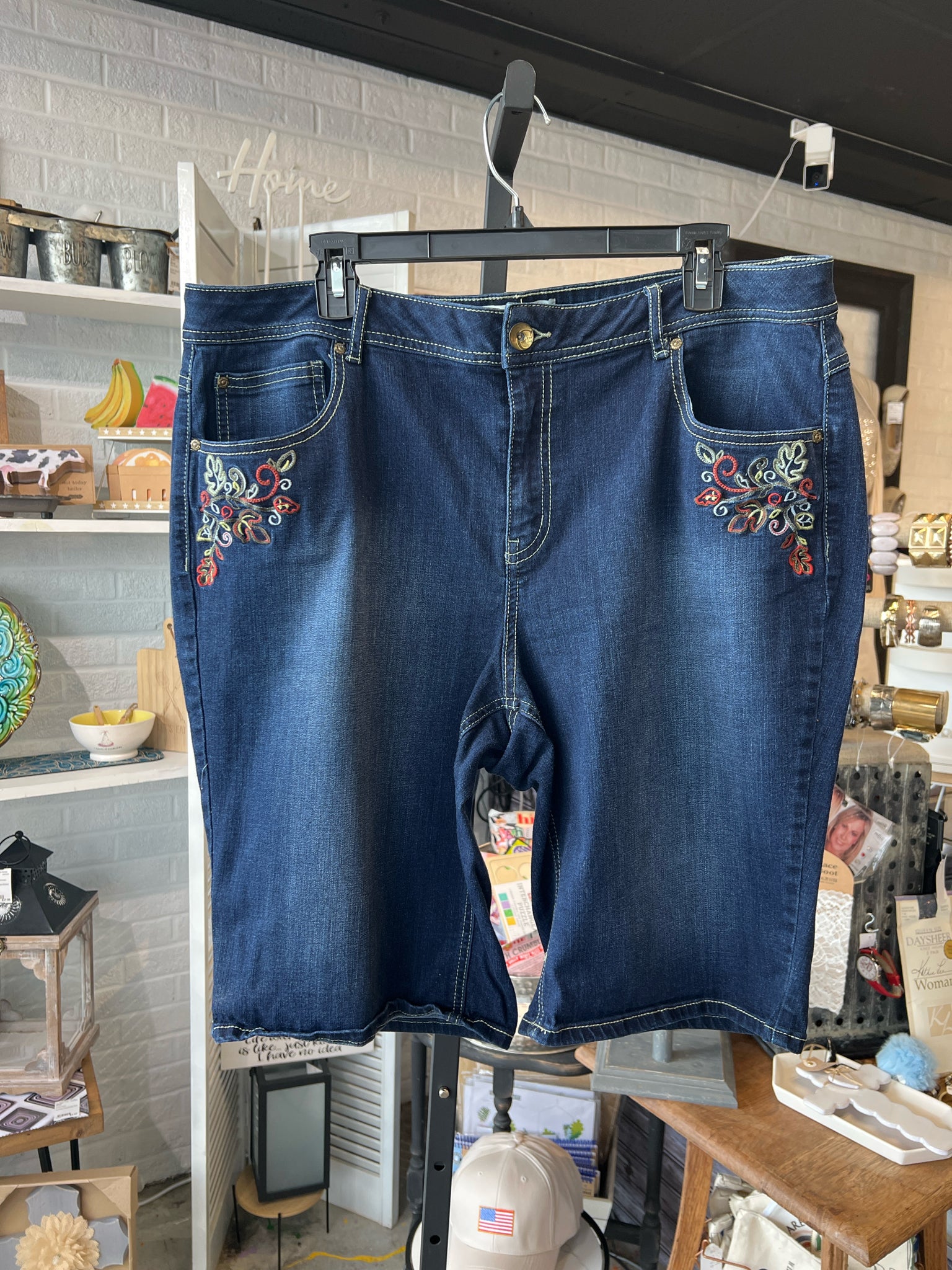 EST 1946 Plus Bottoms Size 20 Shorts