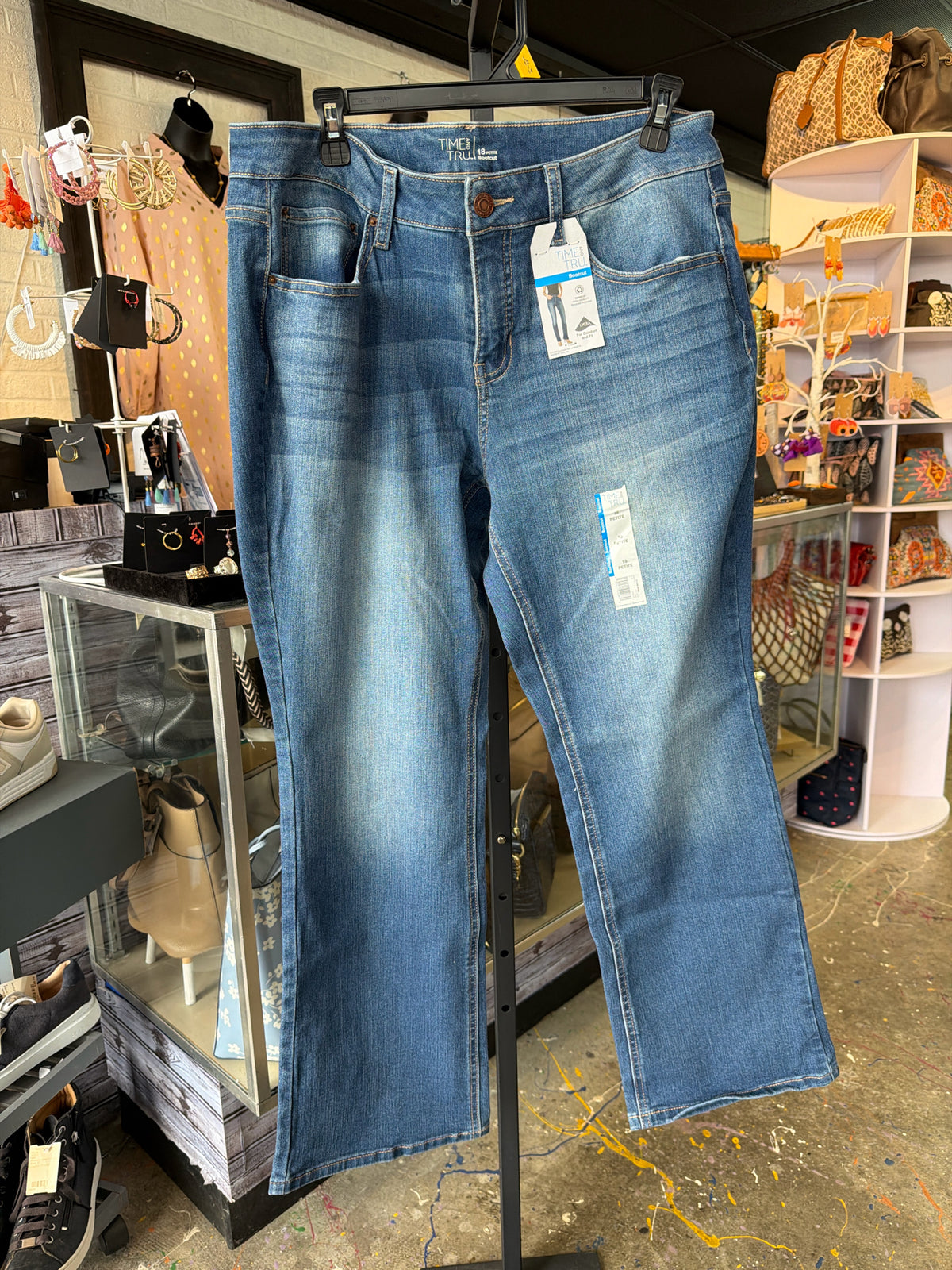 Time & True Plus Bottoms Size 18 Jeans