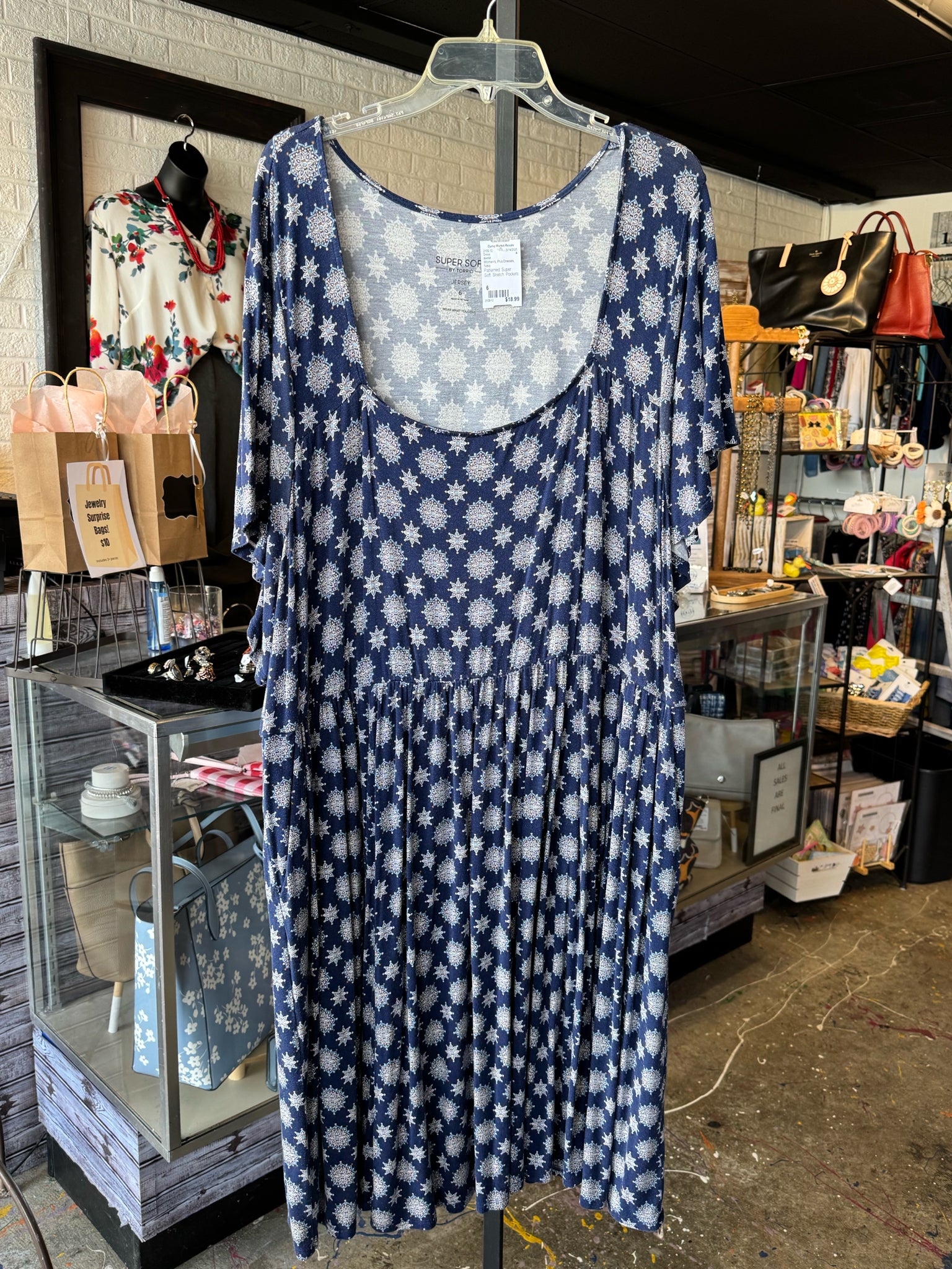 torrid Plus Dresses Size 6 Dress