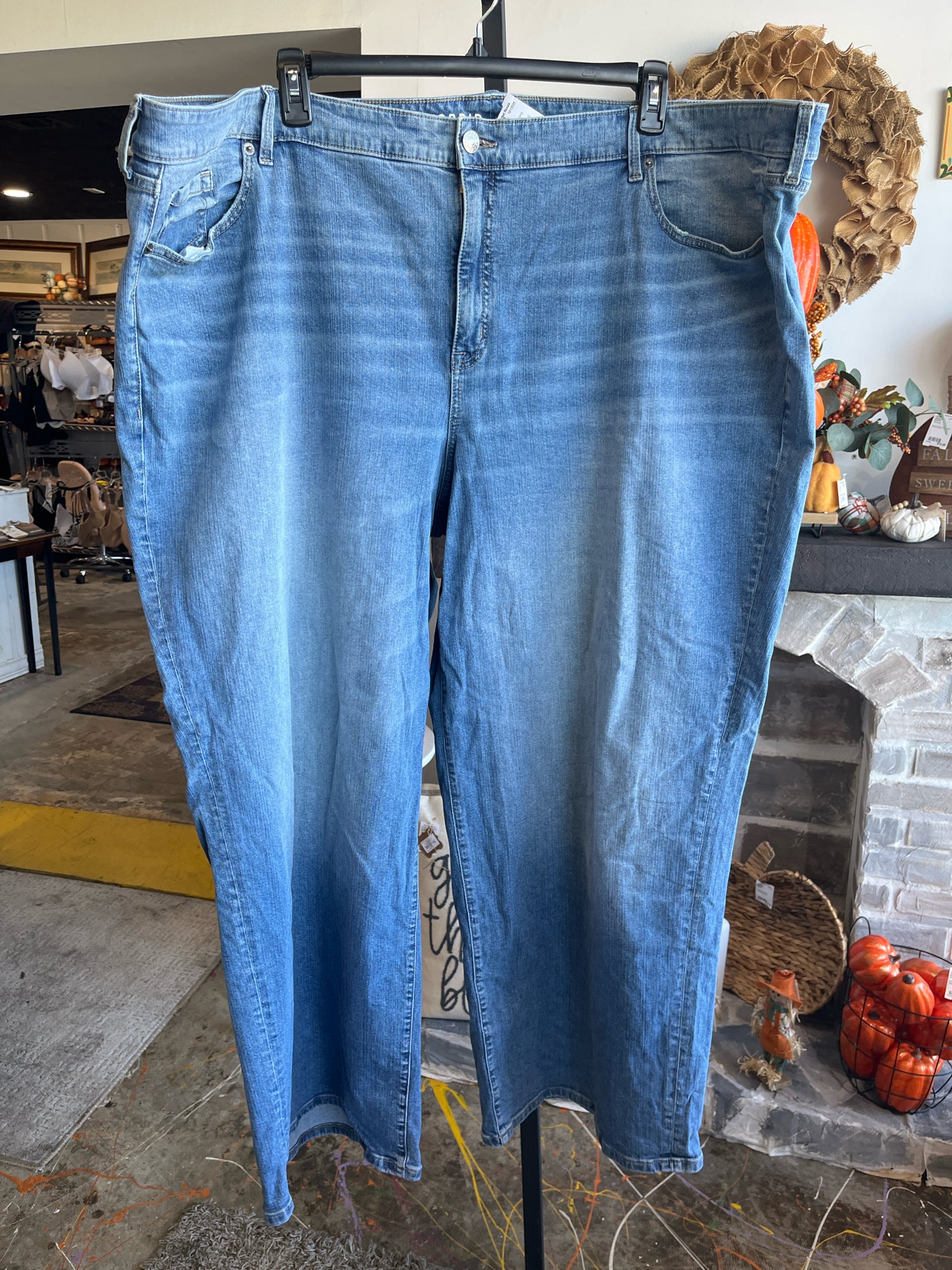 torrid Plus Bottoms Size 30T Jeans