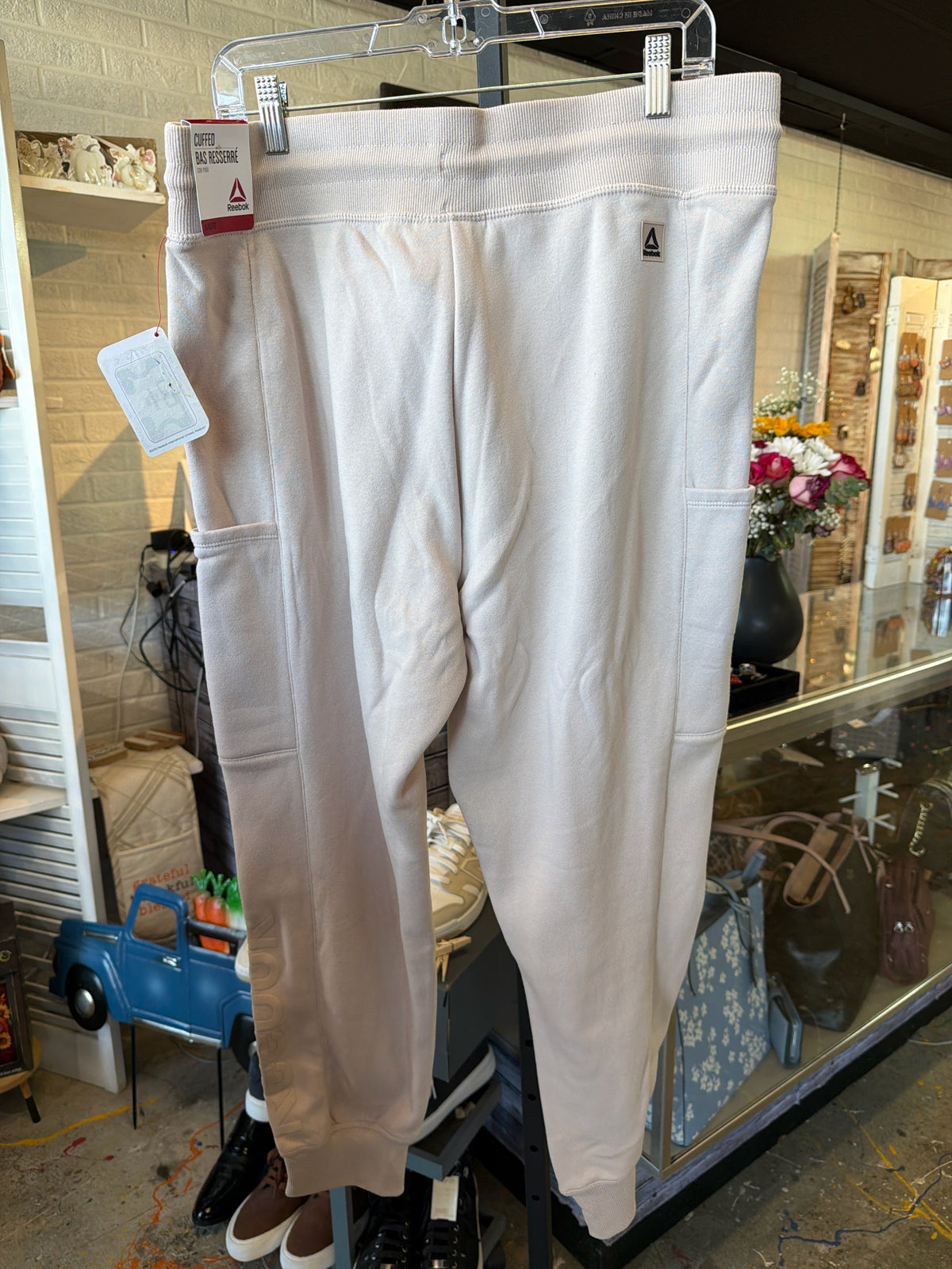 REEBOK Plus Bottoms Size XL Pants