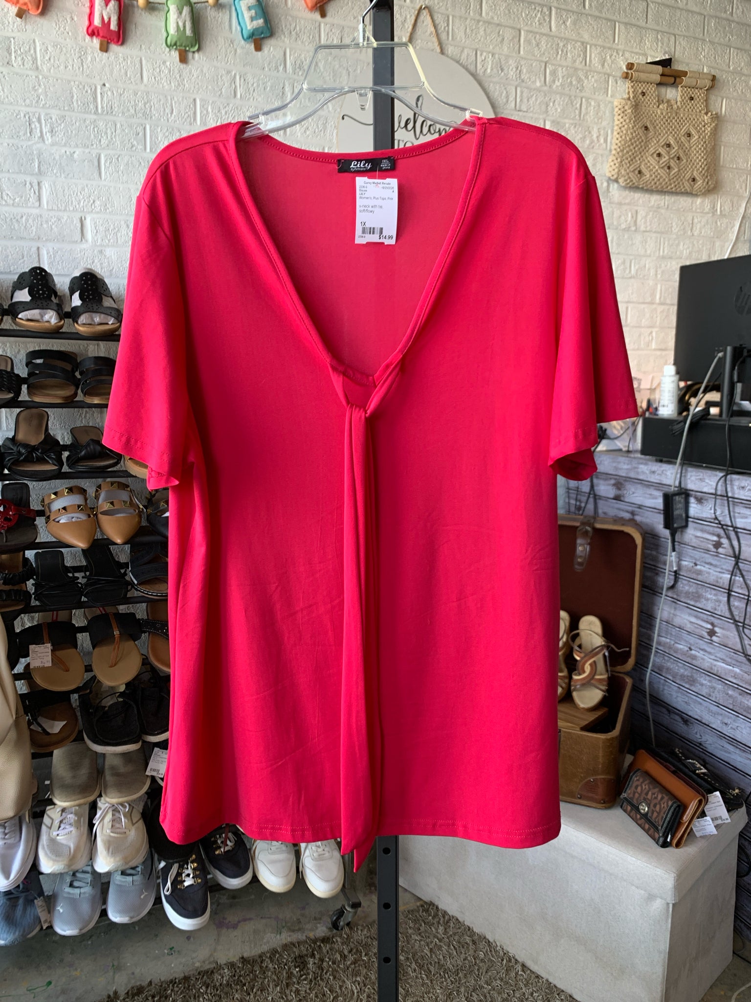 LILY Plus Tops Size 1X Blouse