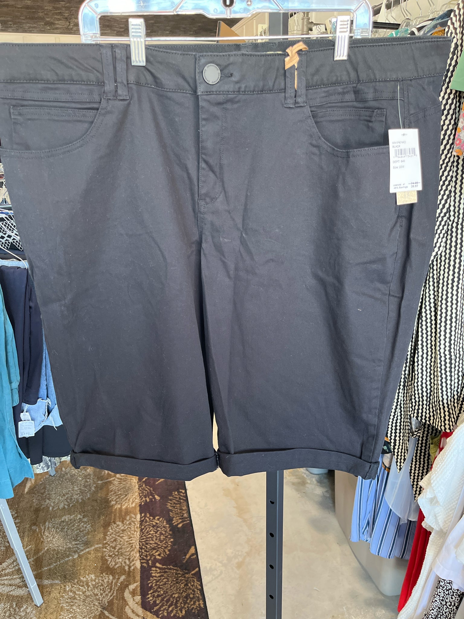 DEMOCRACY Plus Bottoms Size 22W Shorts