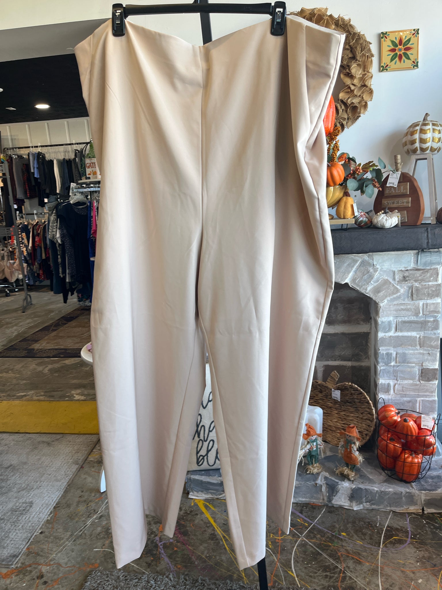 Studio by Torrid Plus Bottoms Size 6R Pants