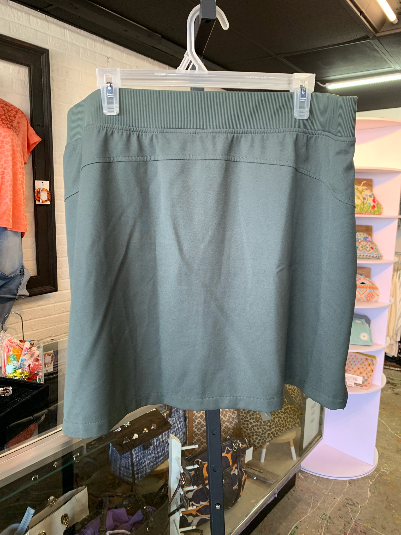 32 Cool Womens Bottoms Size XL Skirt