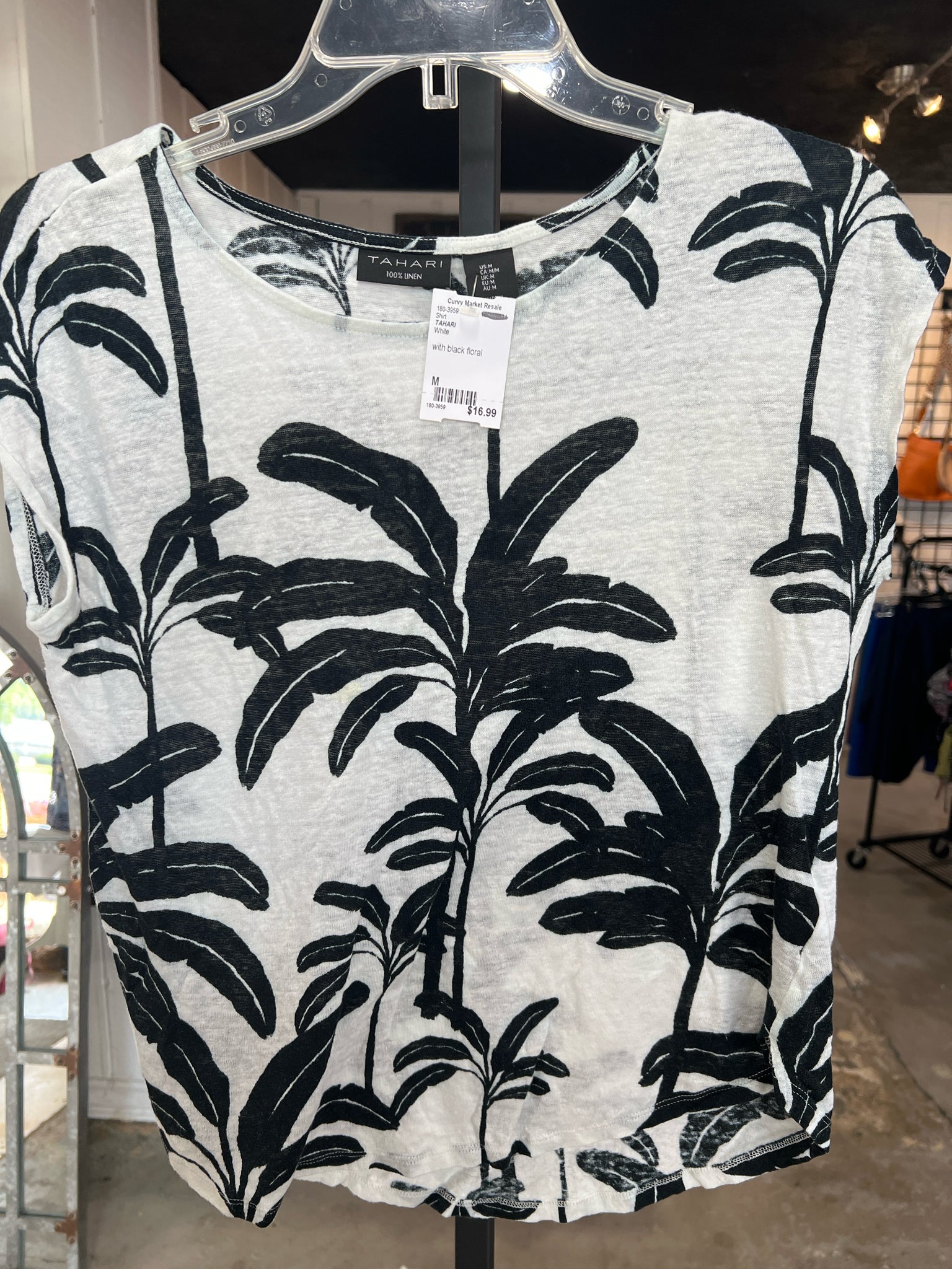 Size M TAHARI Shirt
