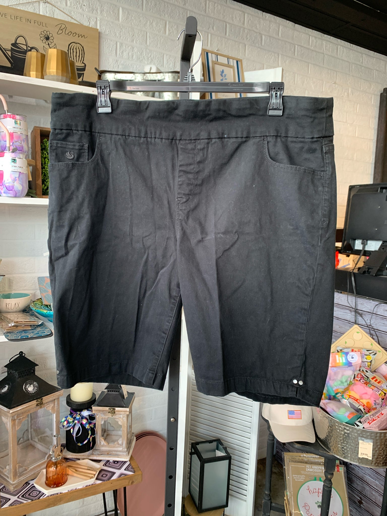 GLORIA VANDERBILT Plus Bottoms Size 20W Shorts
