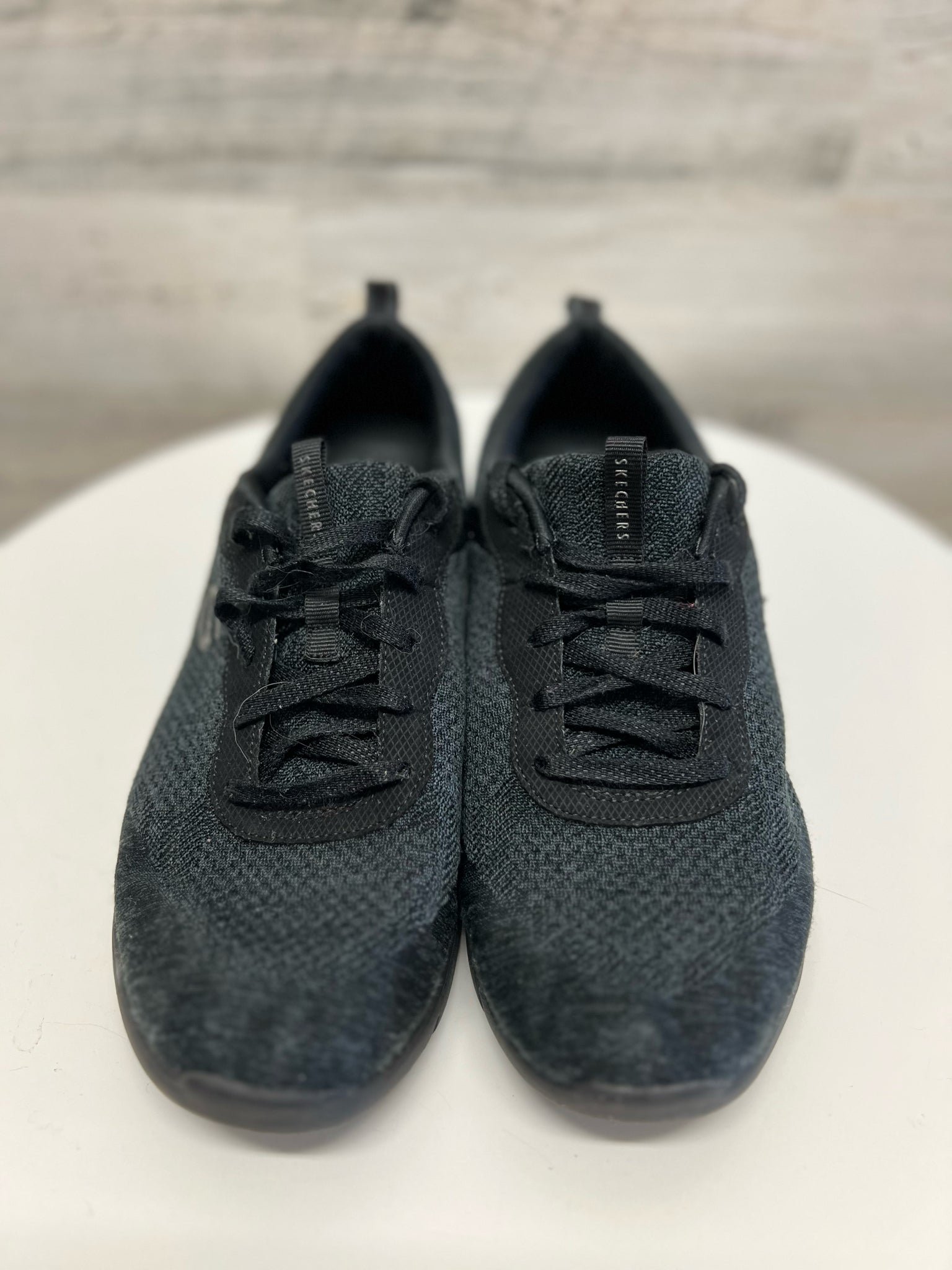 SKECHERS Shoes/Footwear 10 SHOES