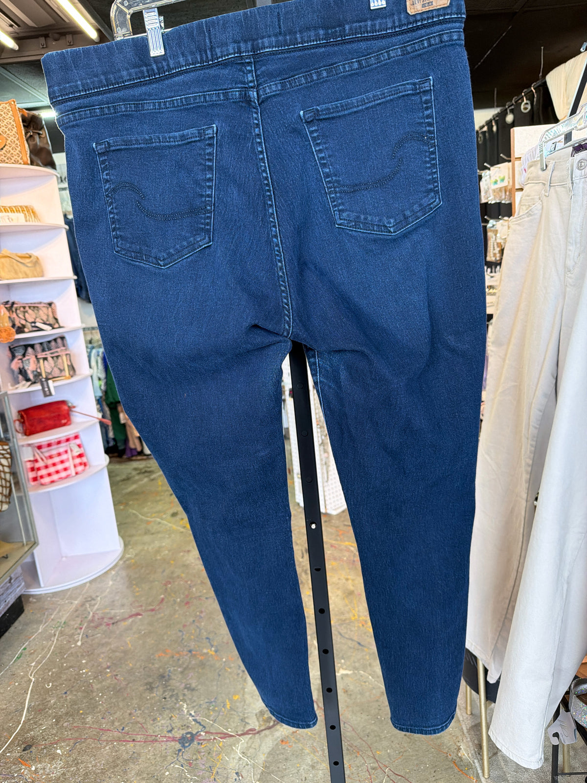 SIGNATURE Plus Bottoms Size 20 Jeans