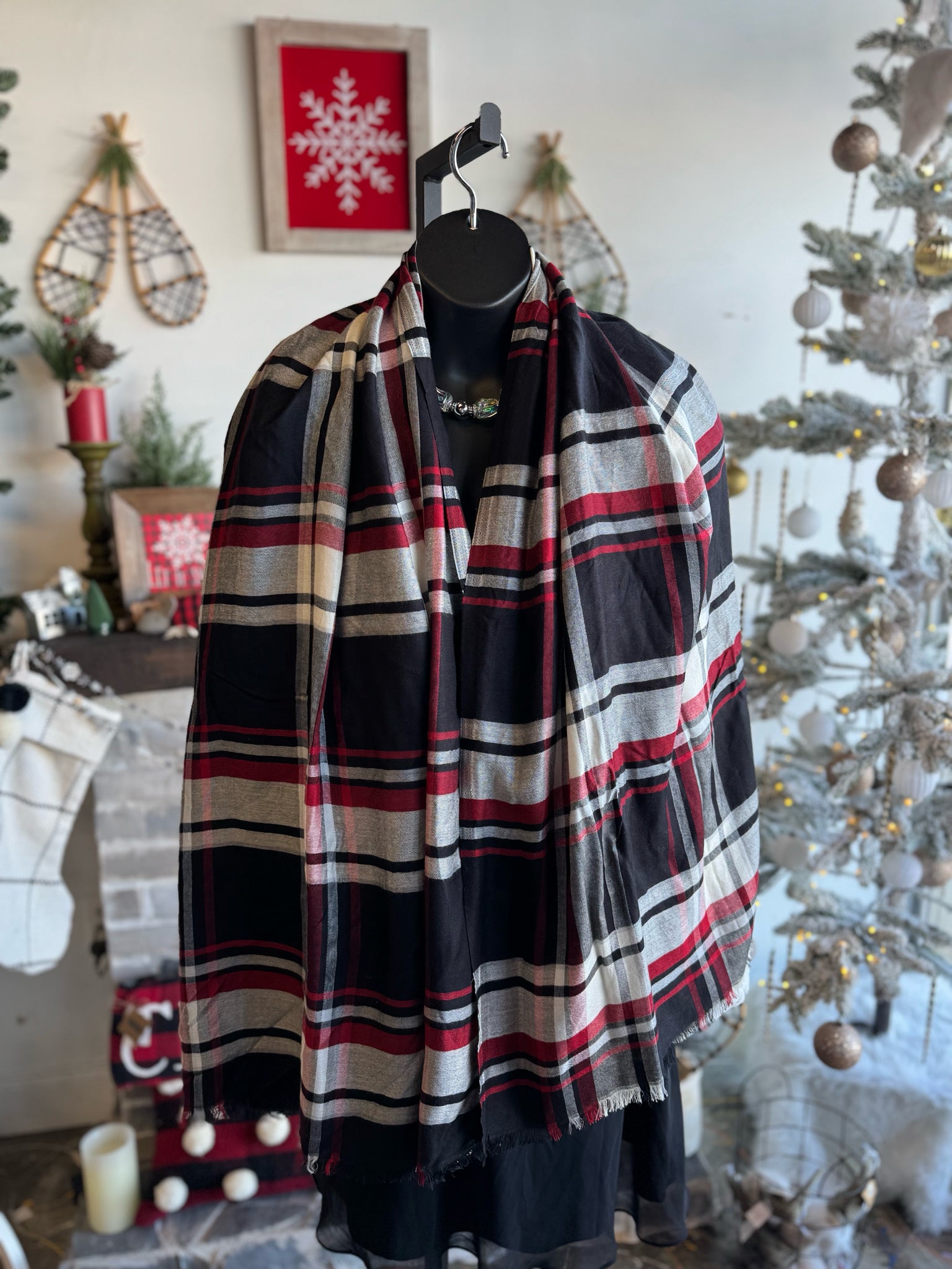 talbolts Women's Black Scarf