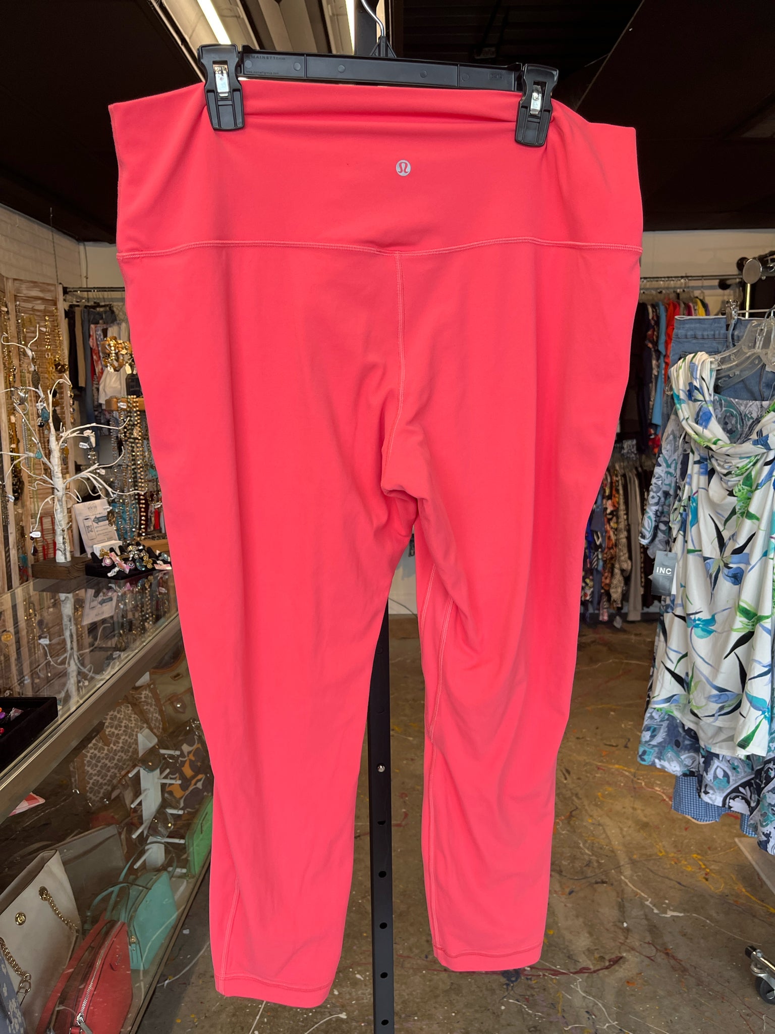 LULULEMON Plus Bottoms Size 18 Athletic Wear - bottoms