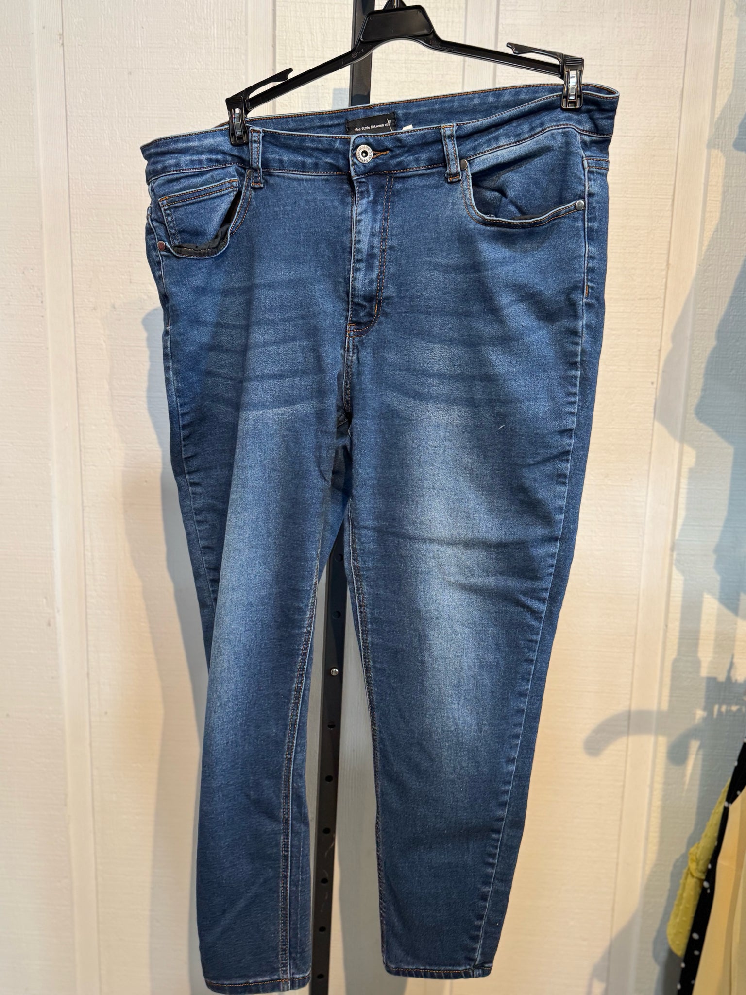 The Style Between Us Plus Bottoms Size 22 Jeans