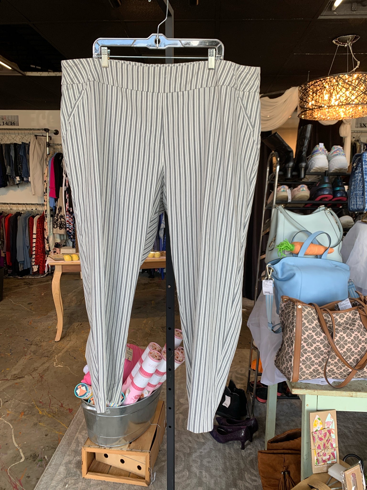 EST 1946 Plus Bottoms Size 24W Pants