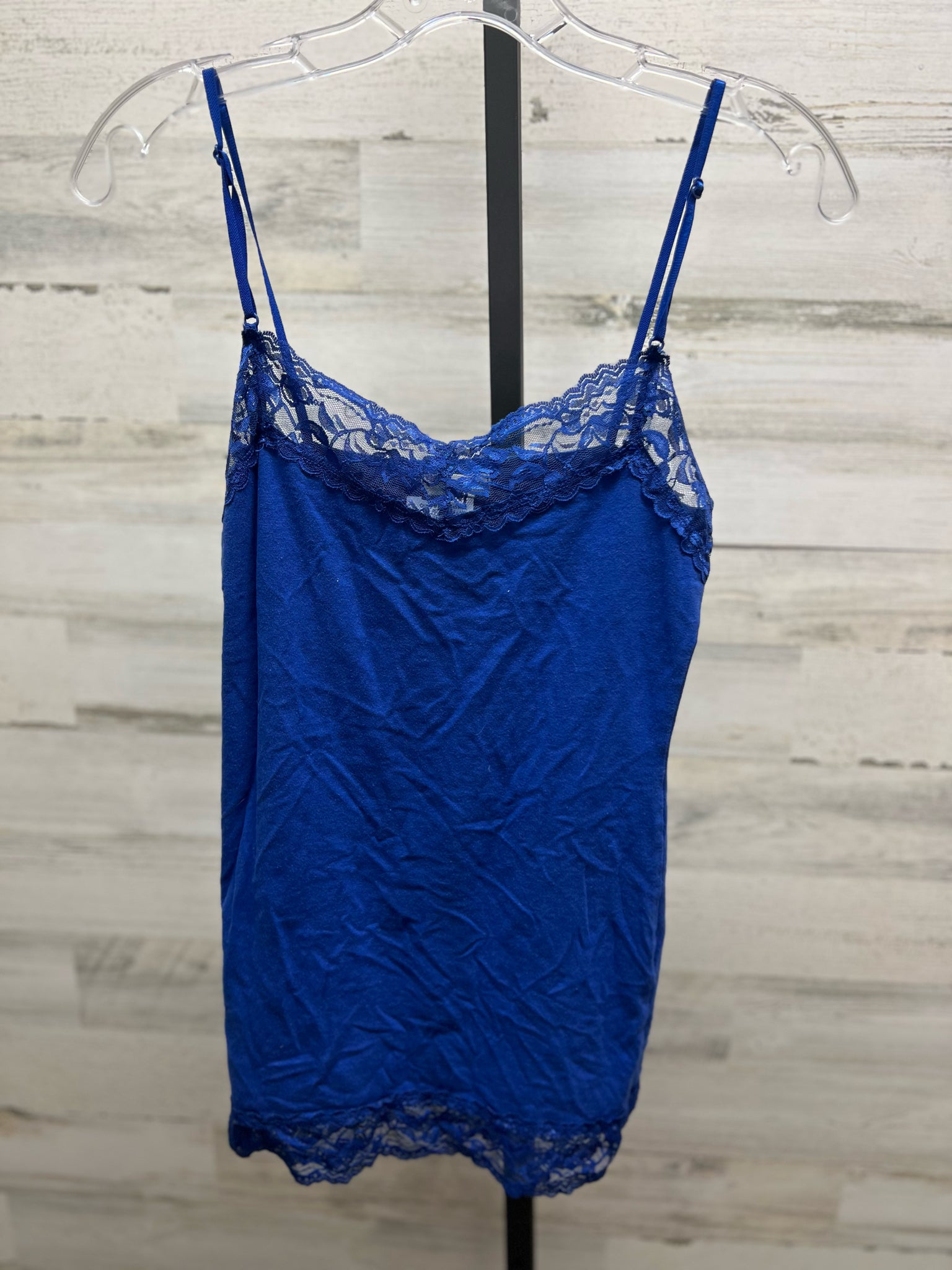 Size M Zenana Outfiters Shirt