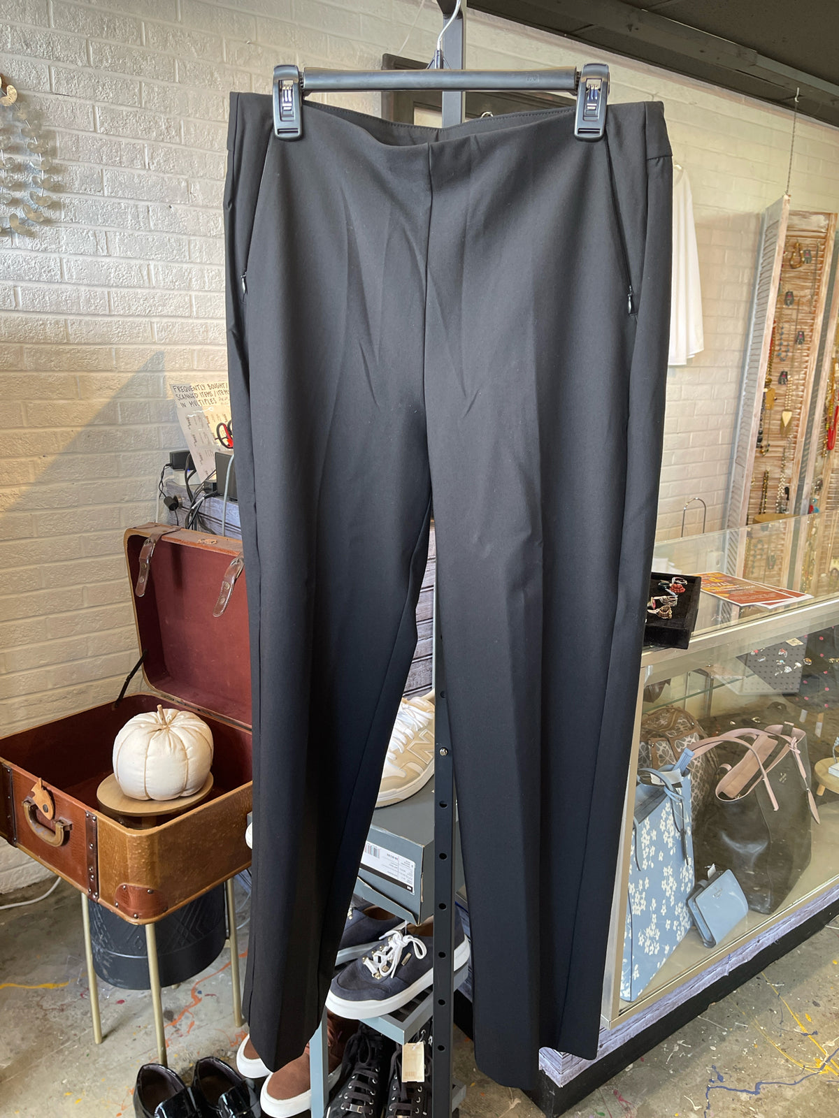 Chicos Womens Bottoms Size 1.5R Pants